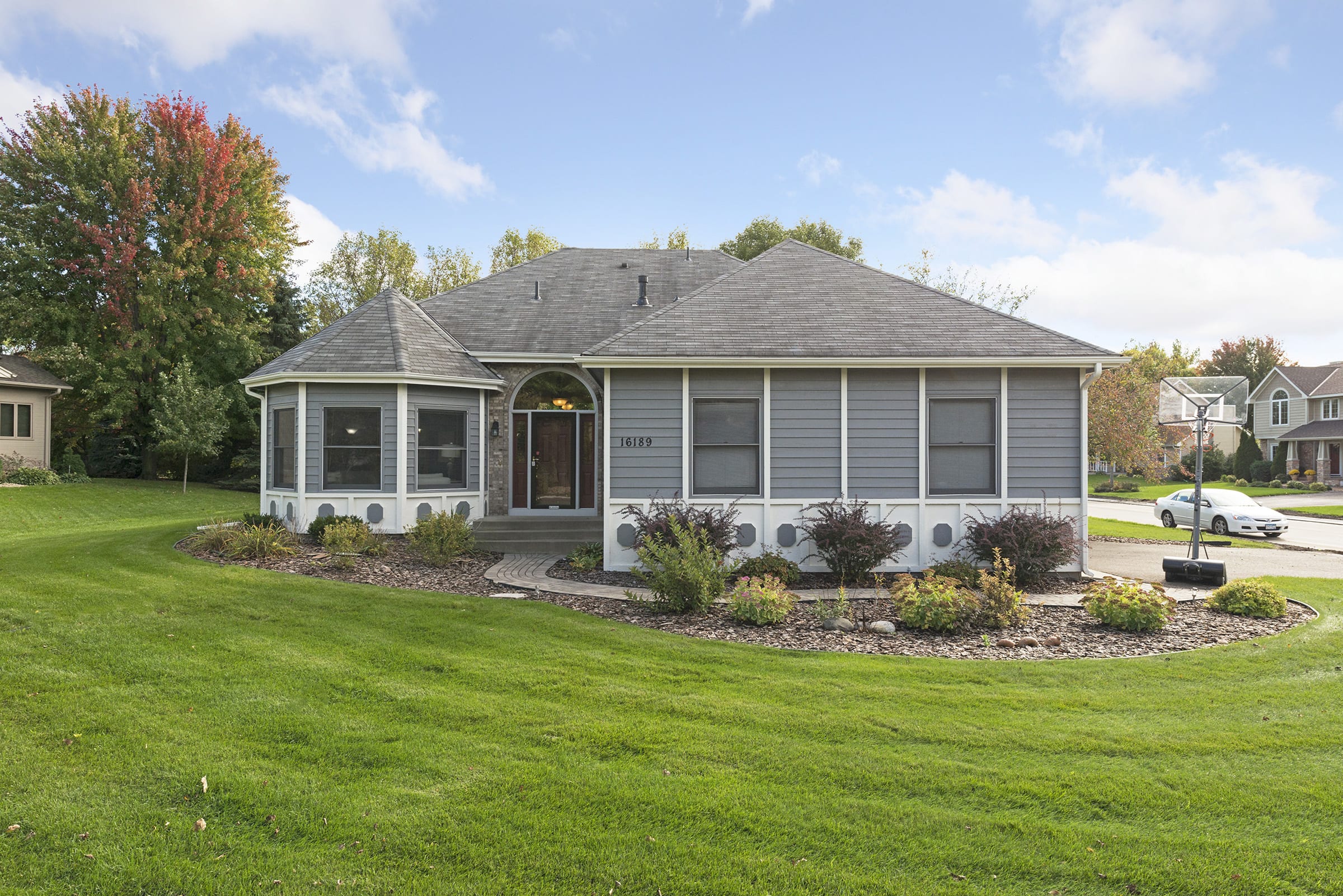 16189 84th Ave N, Maple Grove, MN inception-app-prod/NmEwNzBmMGYtMmUxNi00Yjk4LTgxZDYtYWQ1NjI2ZjAyZmY4/content/2017/10/photo-002.jpg