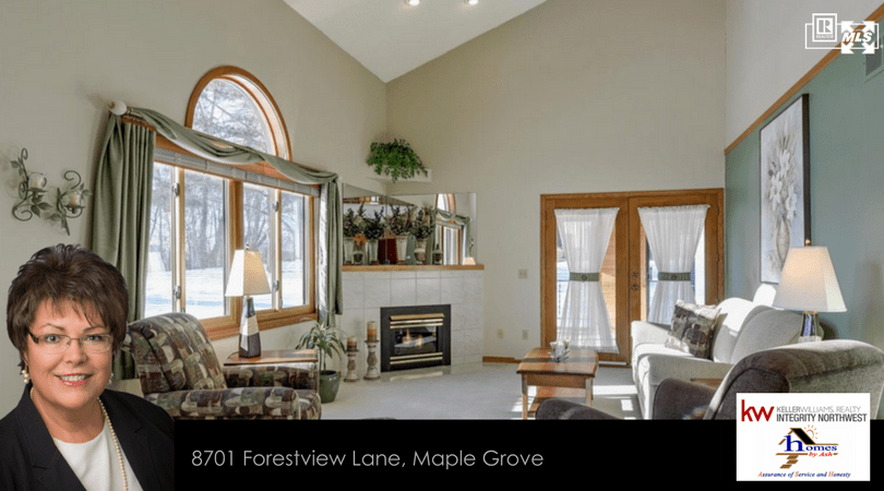 inception-app-prod/NmEwNzBmMGYtMmUxNi00Yjk4LTgxZDYtYWQ1NjI2ZjAyZmY4/content/2018/01/Lisa Ash - Homes by Ash Listing Post %281%29.png