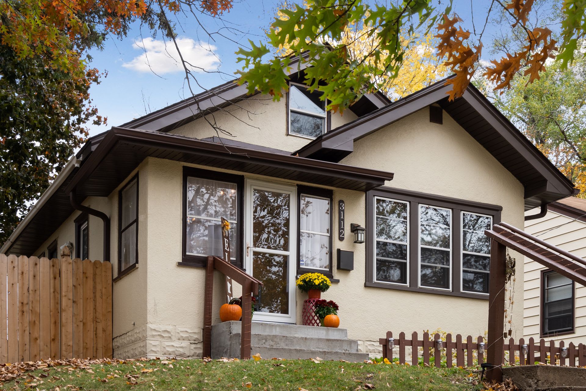 Welcome Home to Minneapolis Living with Character & Style inception-app-prod/NmEwNzBmMGYtMmUxNi00Yjk4LTgxZDYtYWQ1NjI2ZjAyZmY4/content/2020/10/photo-002-2.jpg