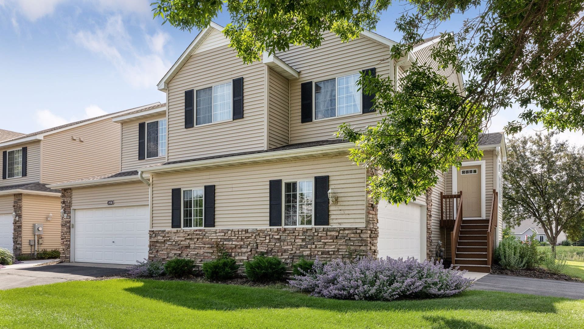 Welcome Home to 1938 111th Ave NE - Blaine MN inception-app-prod/NmEwNzBmMGYtMmUxNi00Yjk4LTgxZDYtYWQ1NjI2ZjAyZmY4/content/2021/07/photo-001.jpg