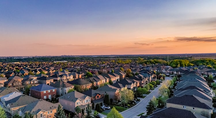 Key Advantages of Buying a Home Today inception-app-prod/NmQ5YjljOTgtMzdjYy00N2VhLWJmZTAtNzIzNTc5ZmRiMzcw/content/2022/12/54aa10feb5958db5d8edab40931fd355afb195e1.jpg