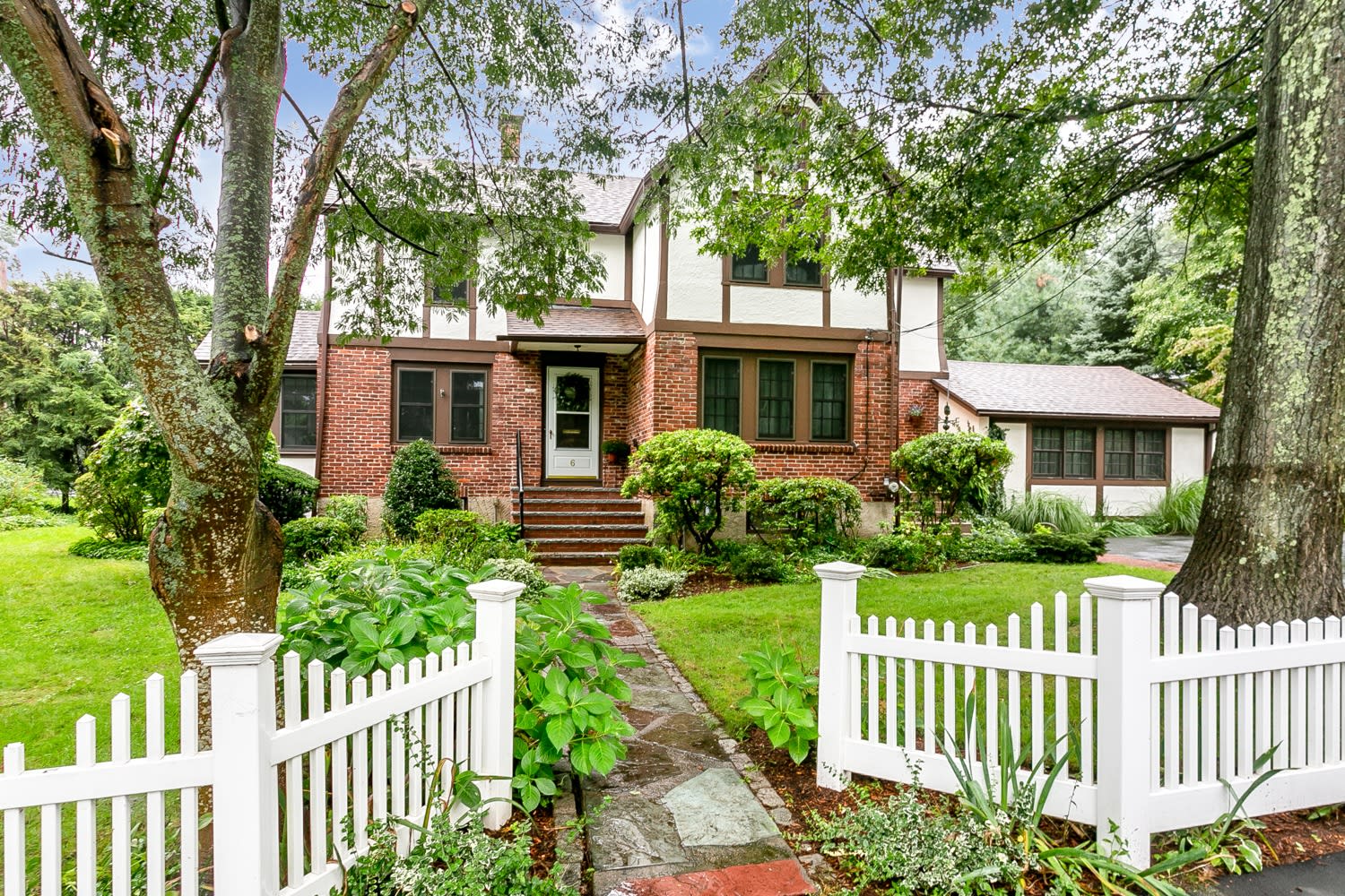 6 Oakhurst Circle Needham