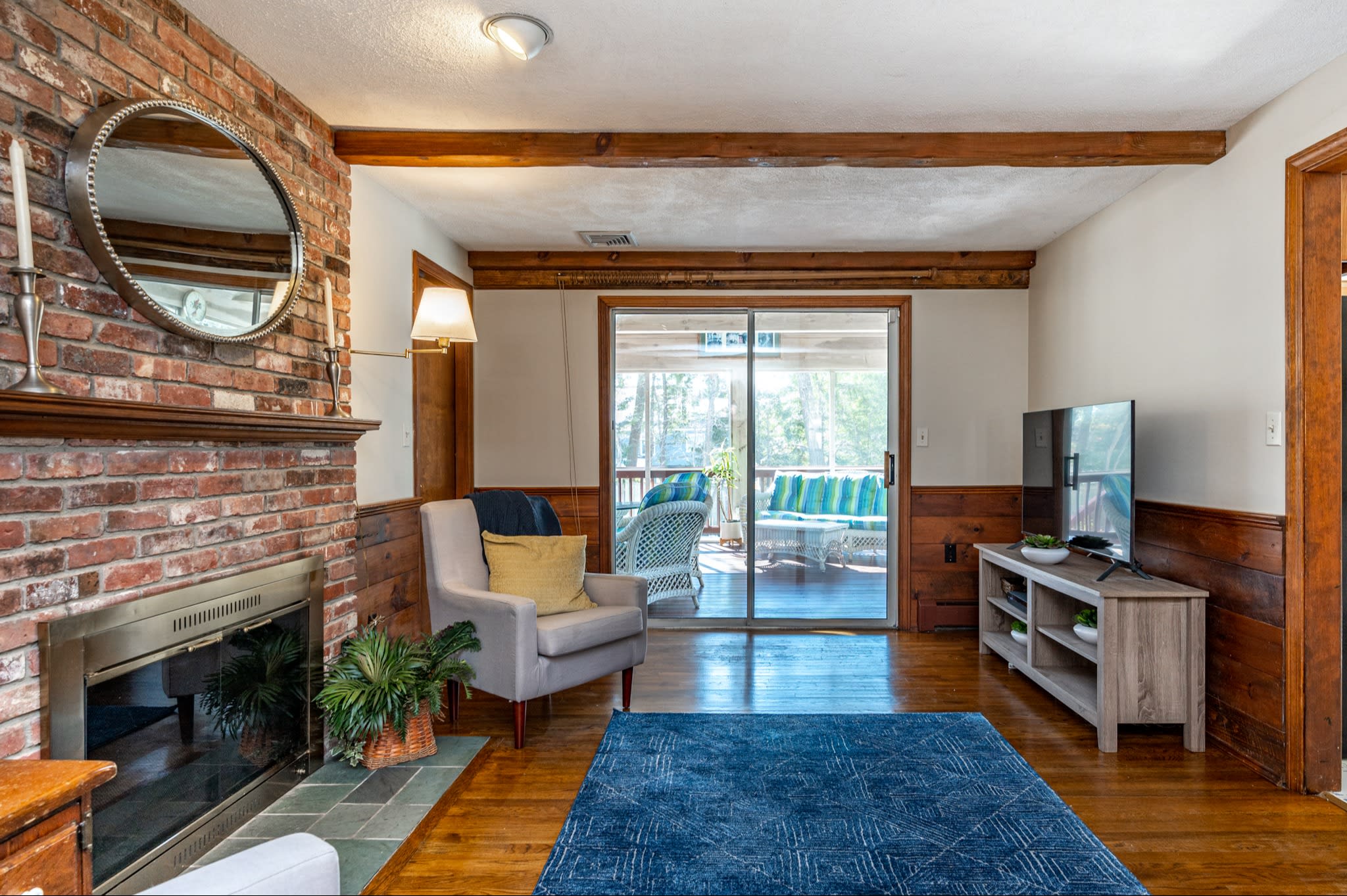 SOLD! 113 Gayland Road in Needham inception-app-prod/NmU2ZTUzNTQtMTA5MC00MzY0LWFmNmYtZmVkMjVjMjY0ZWIx/content/2021/03/113-gayland-rd-14.jpg