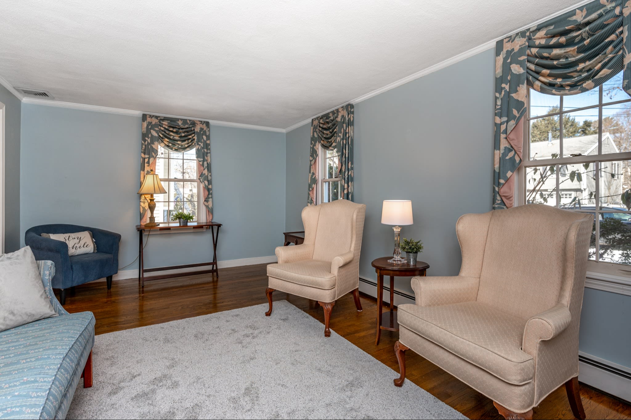 SOLD! 113 Gayland Road in Needham inception-app-prod/NmU2ZTUzNTQtMTA5MC00MzY0LWFmNmYtZmVkMjVjMjY0ZWIx/content/2021/03/113-gayland-rd-2.jpg