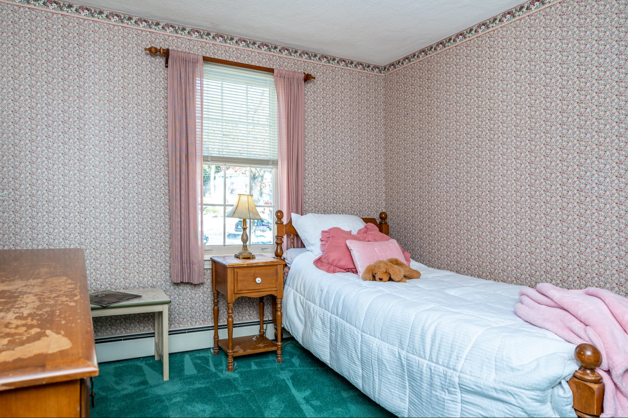 SOLD! 113 Gayland Road in Needham inception-app-prod/NmU2ZTUzNTQtMTA5MC00MzY0LWFmNmYtZmVkMjVjMjY0ZWIx/content/2021/03/113-gayland-rd-20.jpg