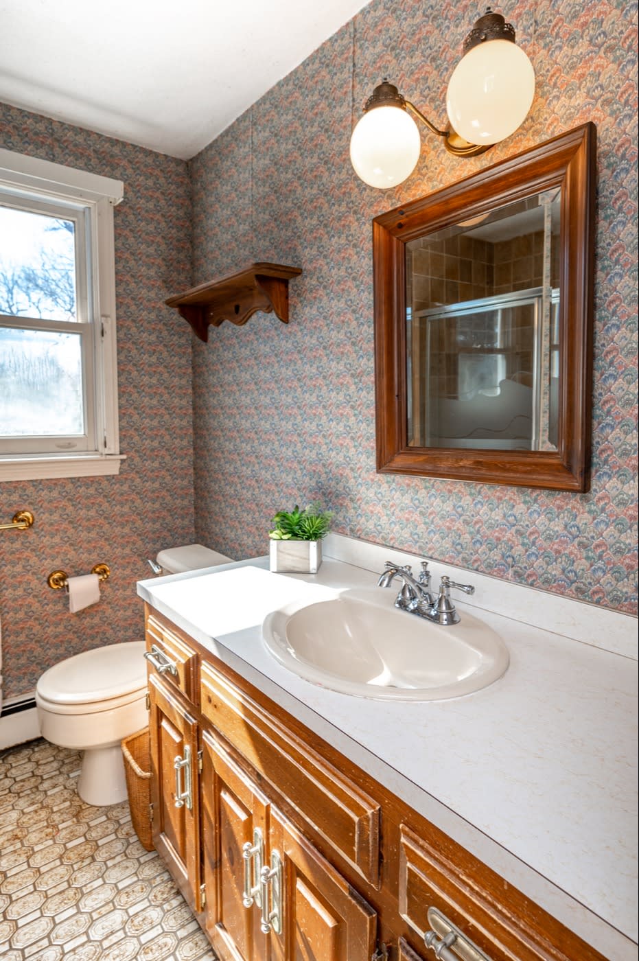 SOLD! 113 Gayland Road in Needham inception-app-prod/NmU2ZTUzNTQtMTA5MC00MzY0LWFmNmYtZmVkMjVjMjY0ZWIx/content/2021/03/113-gayland-rd-25.jpg