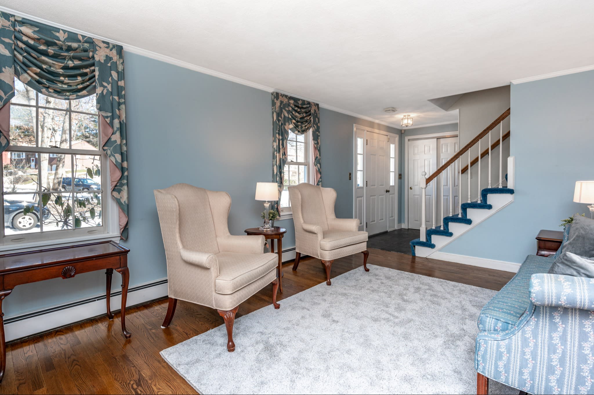 SOLD! 113 Gayland Road in Needham inception-app-prod/NmU2ZTUzNTQtMTA5MC00MzY0LWFmNmYtZmVkMjVjMjY0ZWIx/content/2021/03/113-gayland-rd-3.jpg