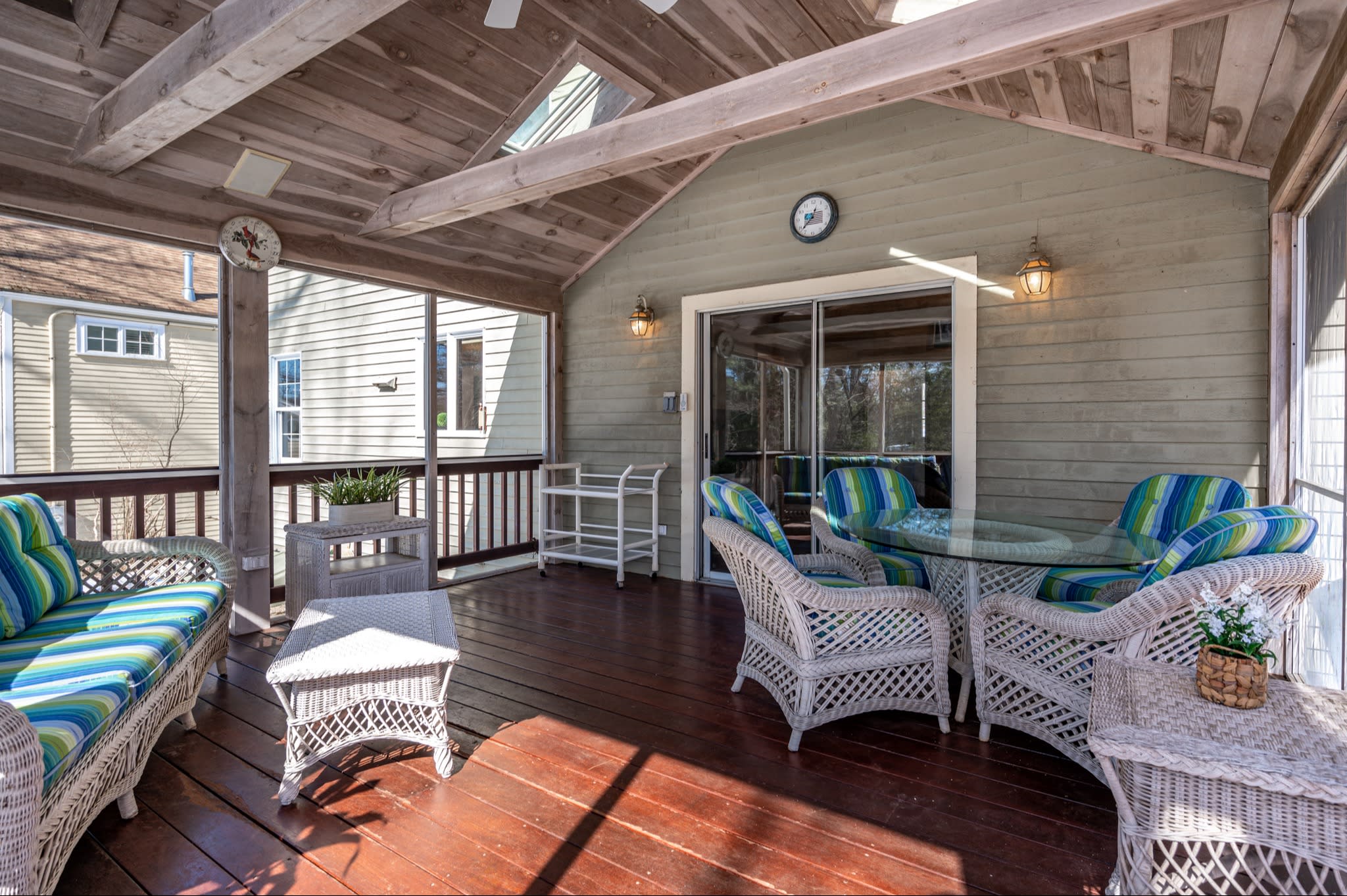 SOLD! 113 Gayland Road in Needham inception-app-prod/NmU2ZTUzNTQtMTA5MC00MzY0LWFmNmYtZmVkMjVjMjY0ZWIx/content/2021/03/113-gayland-rd-30.jpg