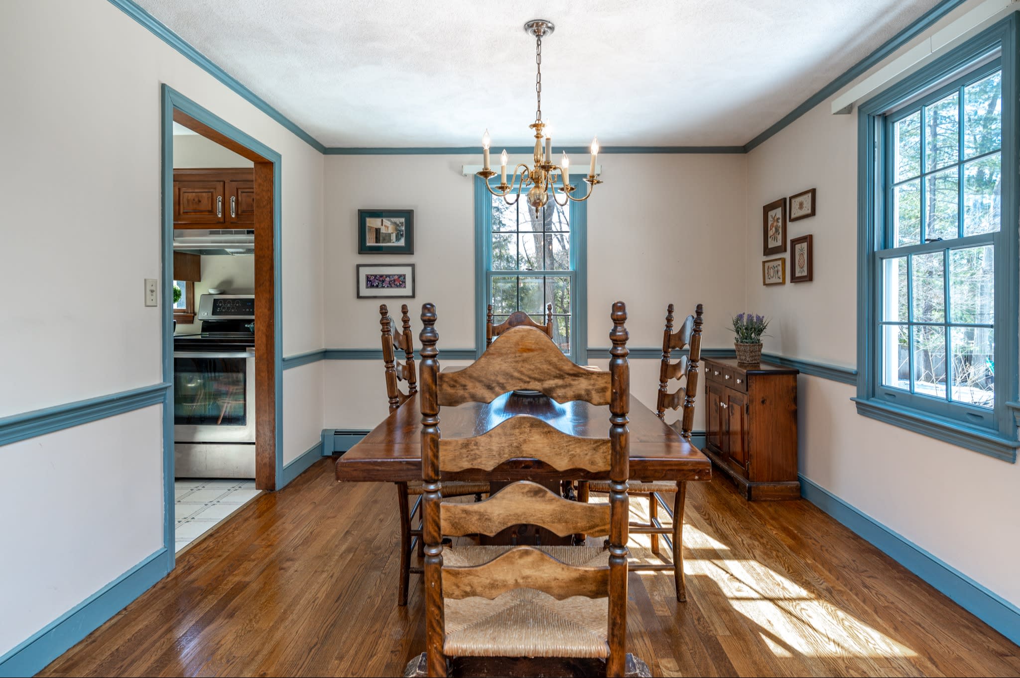 SOLD! 113 Gayland Road in Needham inception-app-prod/NmU2ZTUzNTQtMTA5MC00MzY0LWFmNmYtZmVkMjVjMjY0ZWIx/content/2021/03/113-gayland-rd-5.jpg