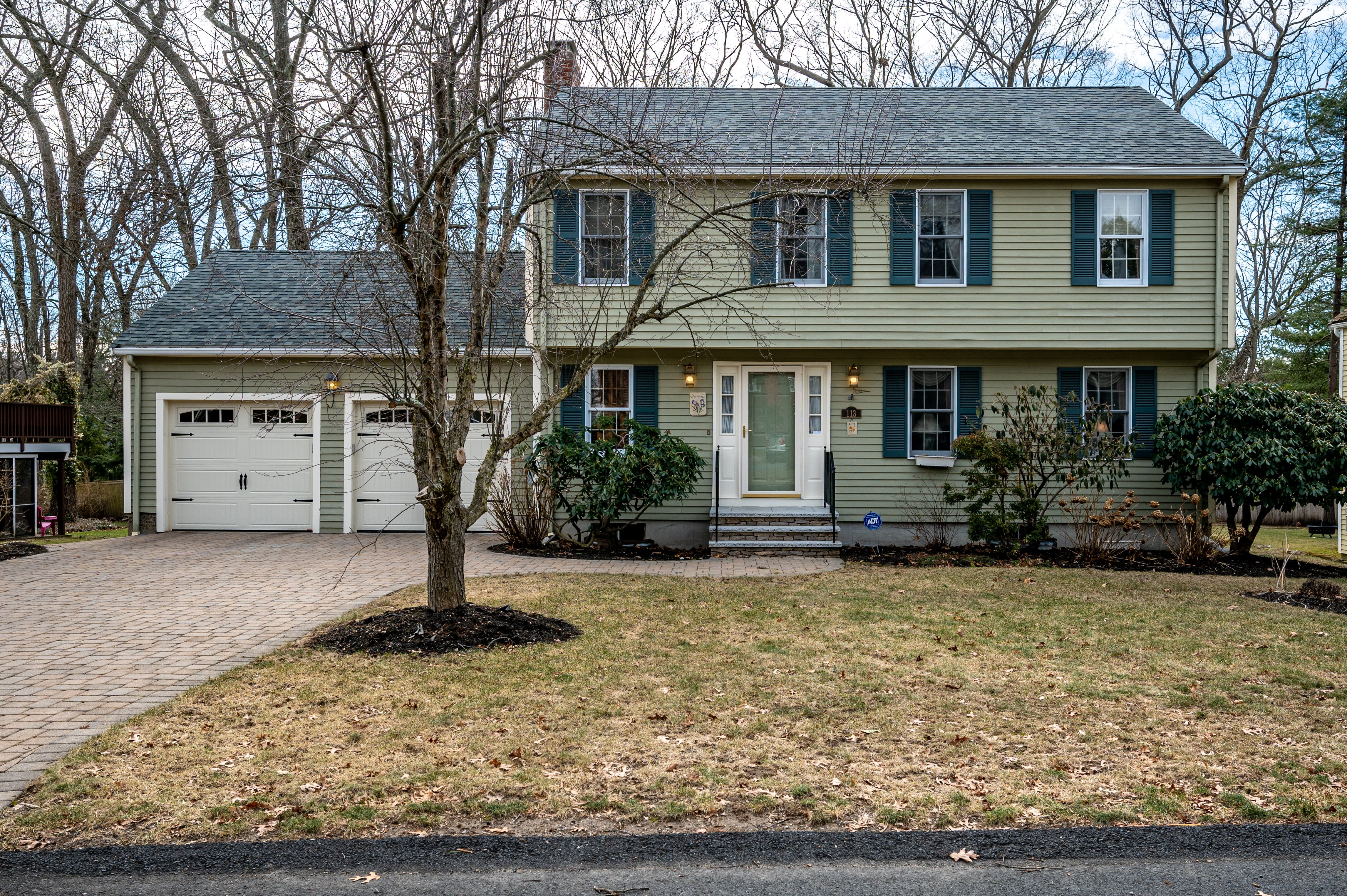 SOLD! 113 Gayland Road in Needham inception-app-prod/NmU2ZTUzNTQtMTA5MC00MzY0LWFmNmYtZmVkMjVjMjY0ZWIx/content/2021/03/comingsoon113gaylanddsc6385.jpg