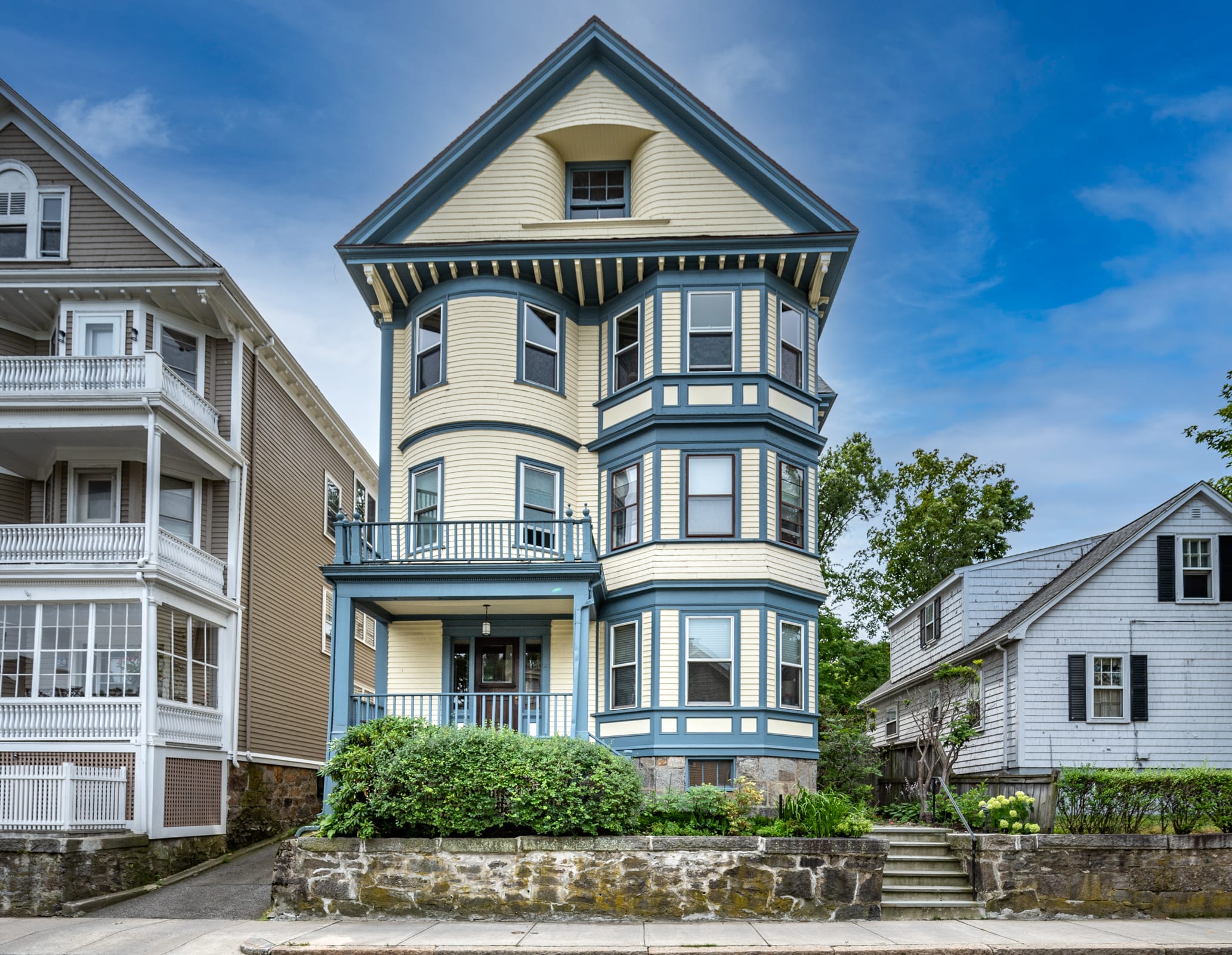 SOLD! 150 Walnut Street Unit 1 in Brookline inception-app-prod/NmU2ZTUzNTQtMTA5MC00MzY0LWFmNmYtZmVkMjVjMjY0ZWIx/content/2021/08/150-Walnut-St-1.jpg