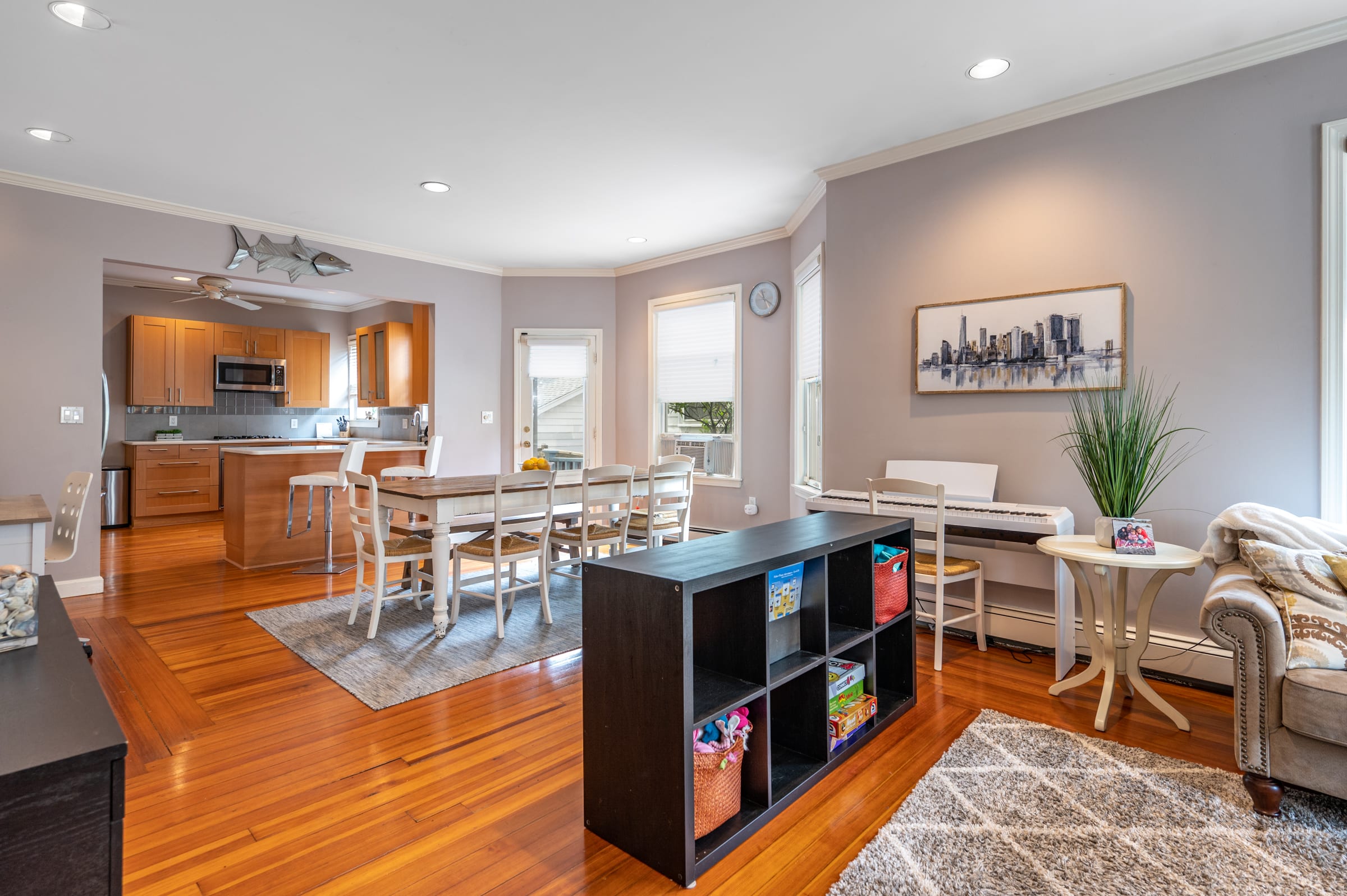 SOLD! 150 Walnut Street Unit 1 in Brookline inception-app-prod/NmU2ZTUzNTQtMTA5MC00MzY0LWFmNmYtZmVkMjVjMjY0ZWIx/content/2021/08/150-Walnut-St-10%281%29.jpg