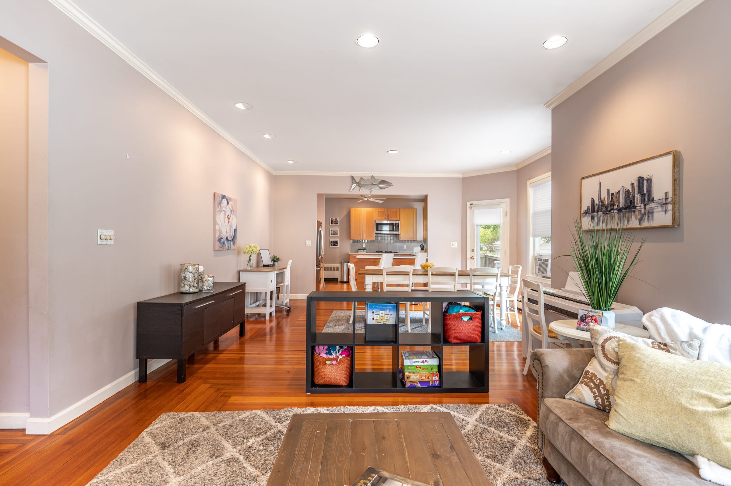 SOLD! 150 Walnut Street Unit 1 in Brookline inception-app-prod/NmU2ZTUzNTQtMTA5MC00MzY0LWFmNmYtZmVkMjVjMjY0ZWIx/content/2021/08/150-Walnut-St-12.jpg