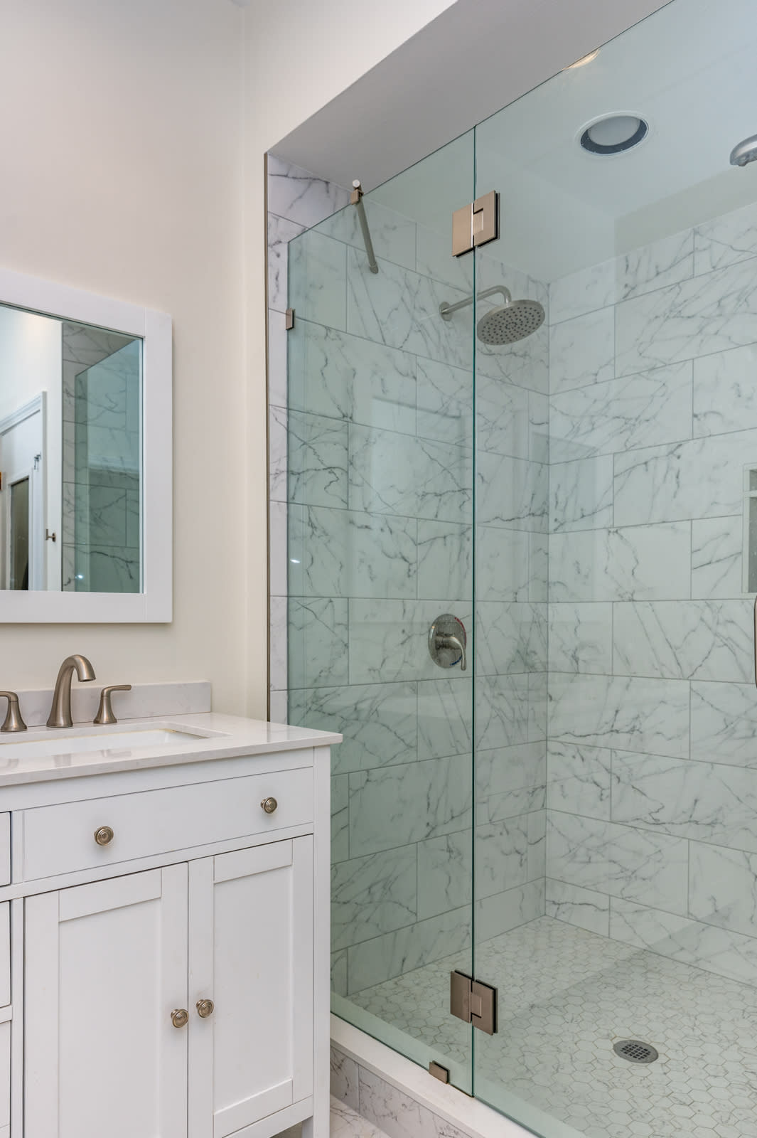 SOLD! 150 Walnut Street Unit 1 in Brookline inception-app-prod/NmU2ZTUzNTQtMTA5MC00MzY0LWFmNmYtZmVkMjVjMjY0ZWIx/content/2021/08/150-Walnut-St-28.jpg