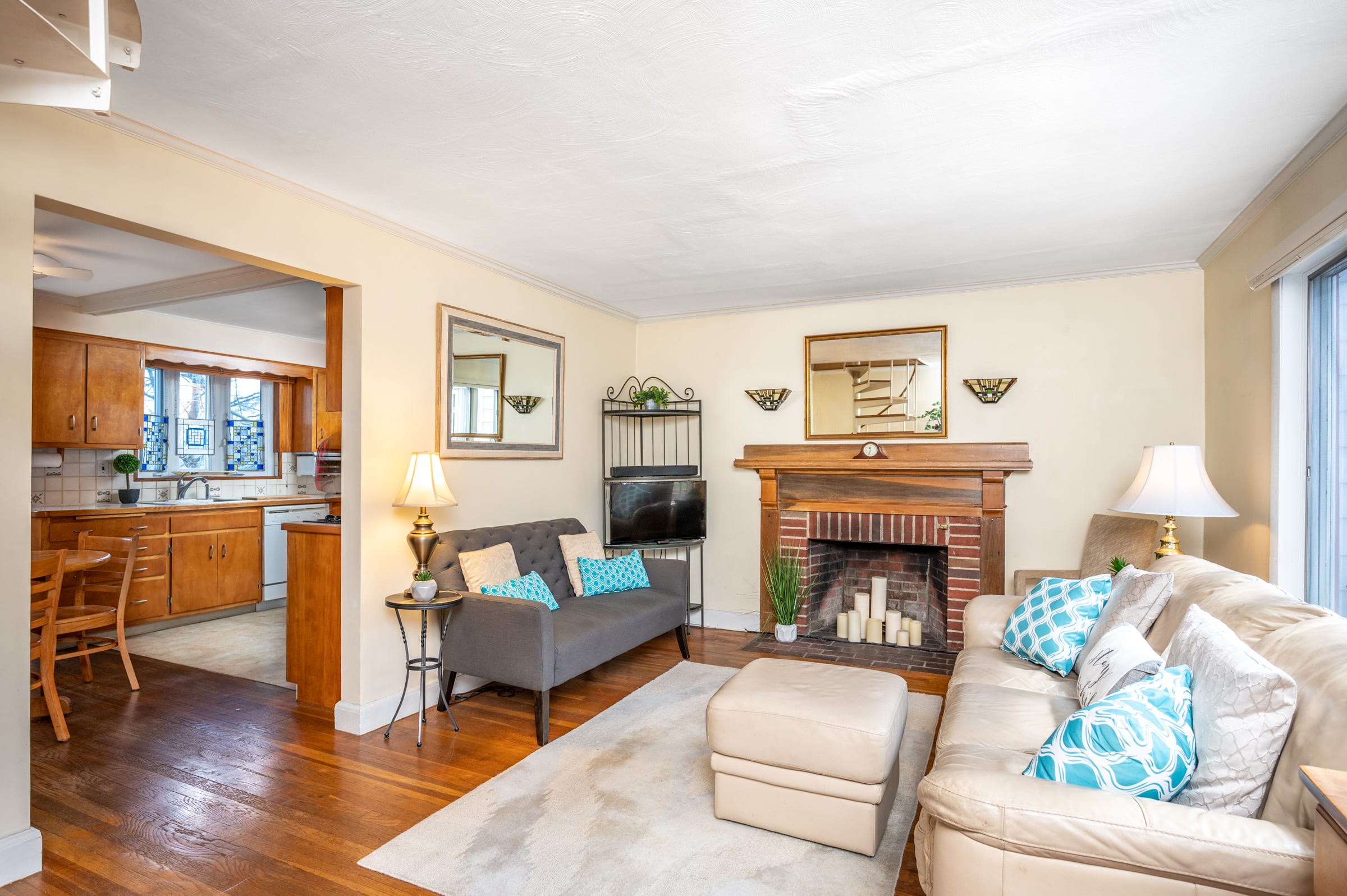 SOLD! 37 Gayland Road in Needham inception-app-prod/NmU2ZTUzNTQtMTA5MC00MzY0LWFmNmYtZmVkMjVjMjY0ZWIx/content/2022/04/2b781486eb91c8294095c50a0fddb793b3dcbdbf.jpg
