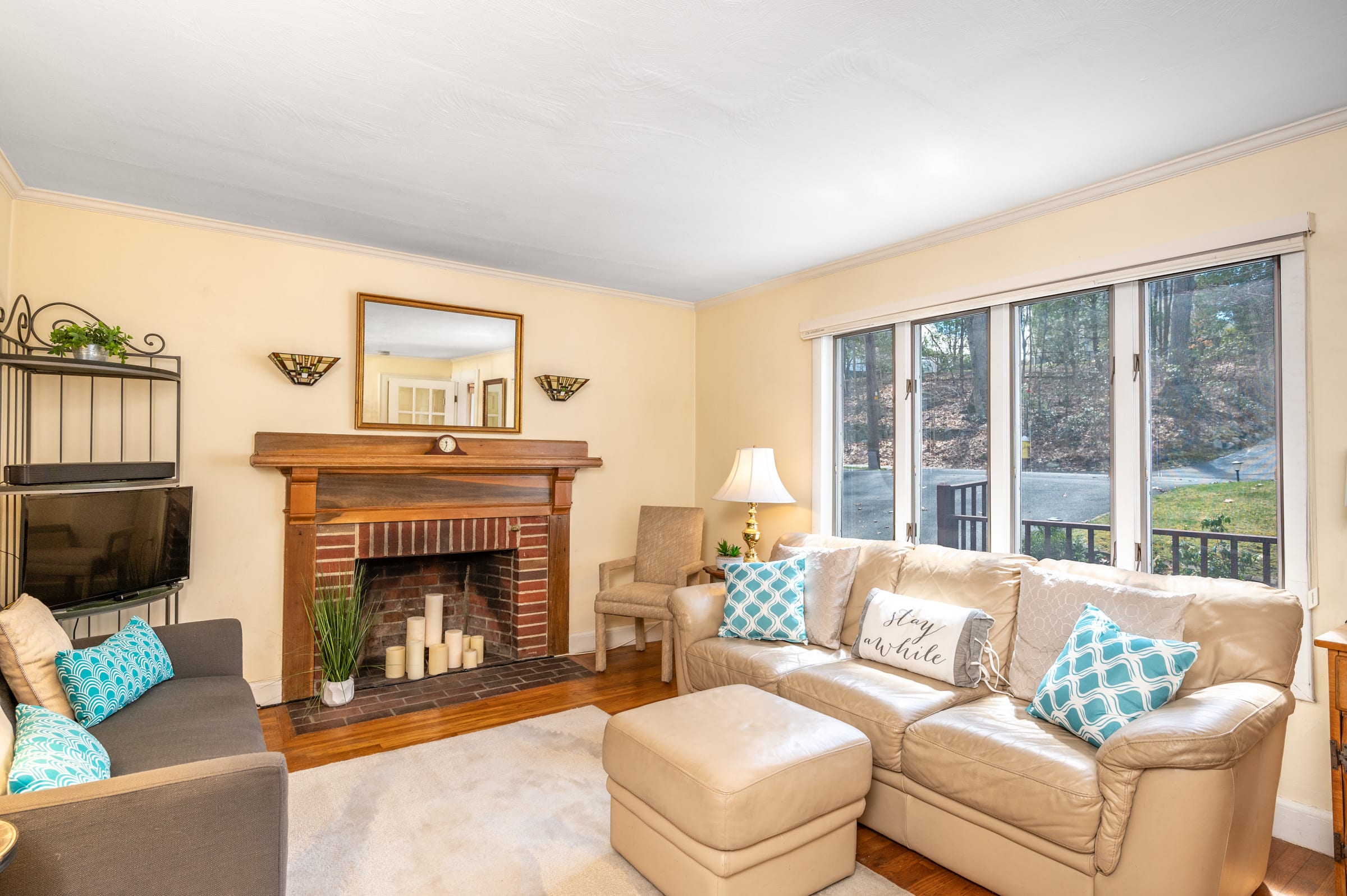 SOLD! 37 Gayland Road in Needham inception-app-prod/NmU2ZTUzNTQtMTA5MC00MzY0LWFmNmYtZmVkMjVjMjY0ZWIx/content/2022/04/6eb1e4a5cbd9c665f8317015c0285356507c9fbf.jpg