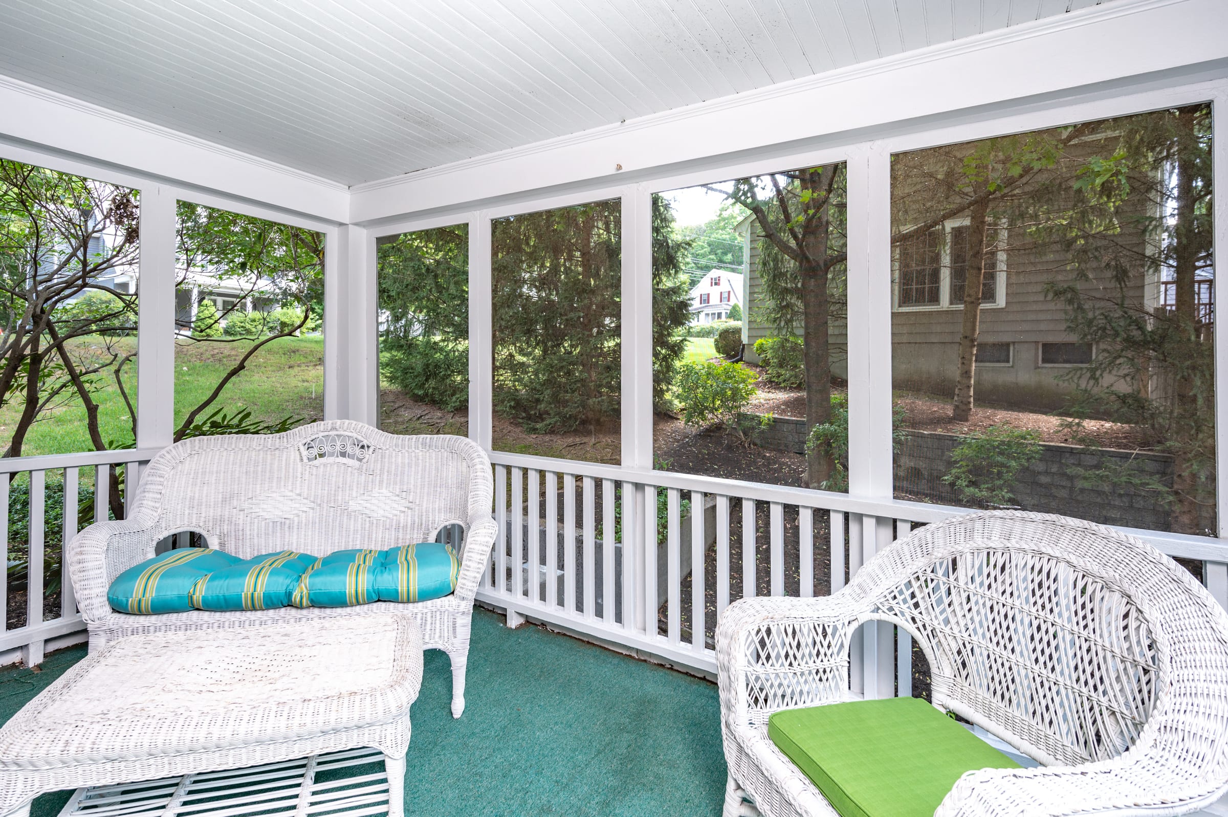 UNDER CONTRACT! 273 Nehoiden Street in Needham inception-app-prod/NmU2ZTUzNTQtMTA5MC00MzY0LWFmNmYtZmVkMjVjMjY0ZWIx/content/2022/09/199b060b0f0b06e459b0e370b9fc471a995790a3.jpg