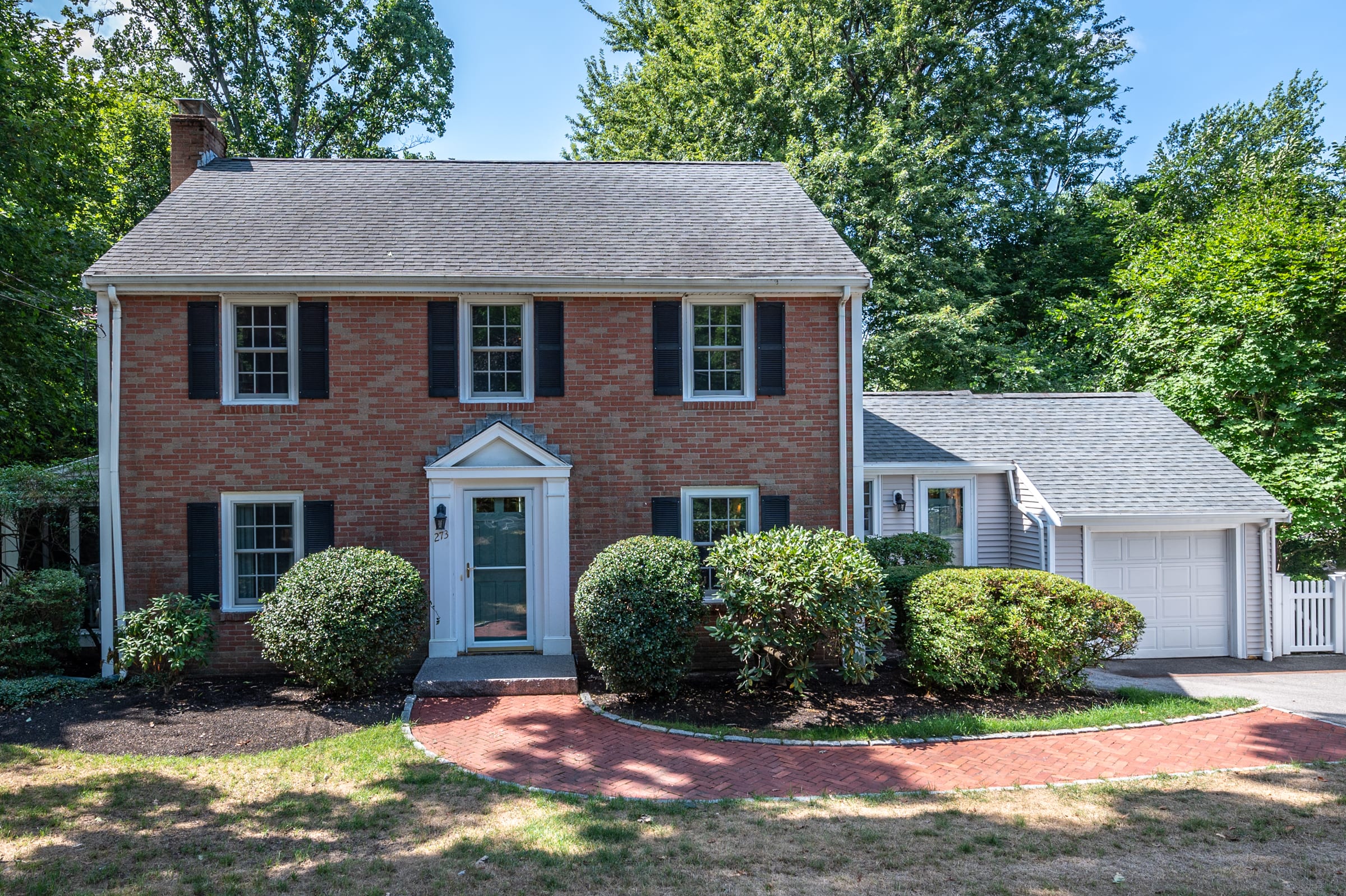UNDER CONTRACT! 273 Nehoiden Street in Needham inception-app-prod/NmU2ZTUzNTQtMTA5MC00MzY0LWFmNmYtZmVkMjVjMjY0ZWIx/content/2022/09/53a90e97244afde01ada3d2695686474bcd7b873.jpg