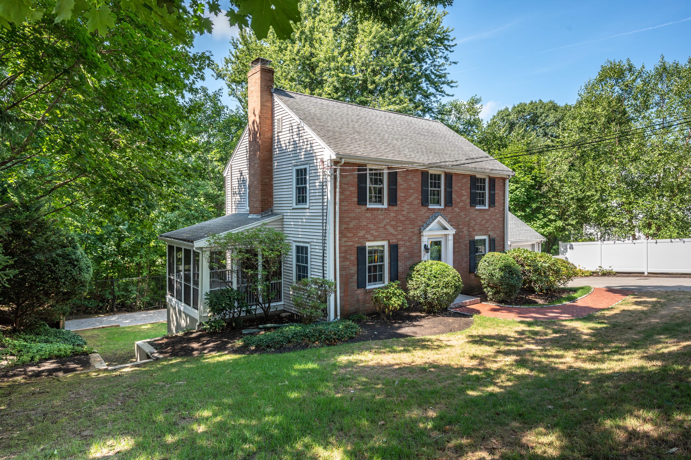 UNDER CONTRACT! 273 Nehoiden Street in Needham inception-app-prod/NmU2ZTUzNTQtMTA5MC00MzY0LWFmNmYtZmVkMjVjMjY0ZWIx/content/2022/09/53d61ad548040da534cf783eeeee4d5b0eb86c6b.jpg