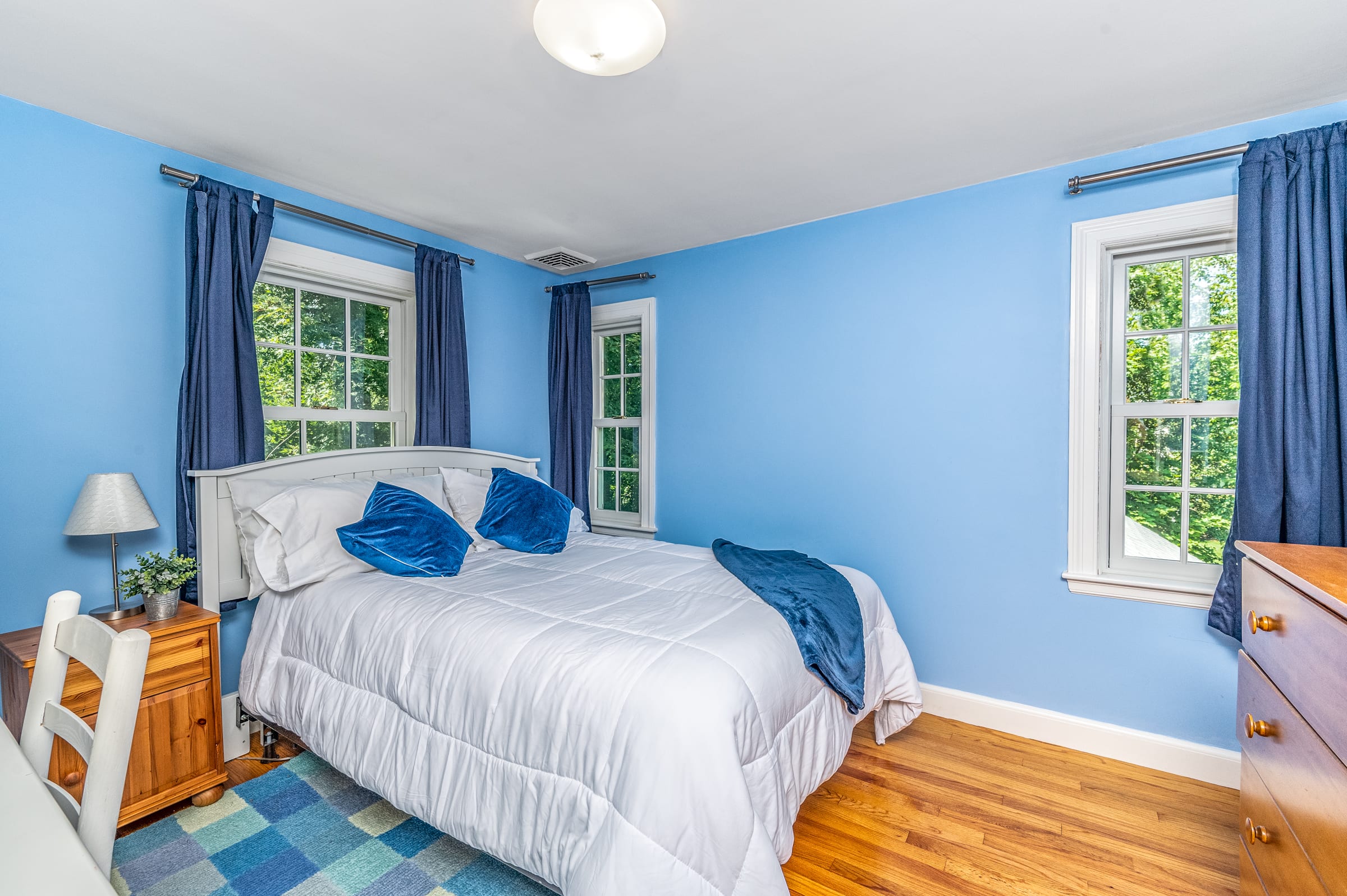 UNDER CONTRACT! 273 Nehoiden Street in Needham inception-app-prod/NmU2ZTUzNTQtMTA5MC00MzY0LWFmNmYtZmVkMjVjMjY0ZWIx/content/2022/09/7fd3253aab81b54fdae20970fff93f0f1bac2d2c.jpg