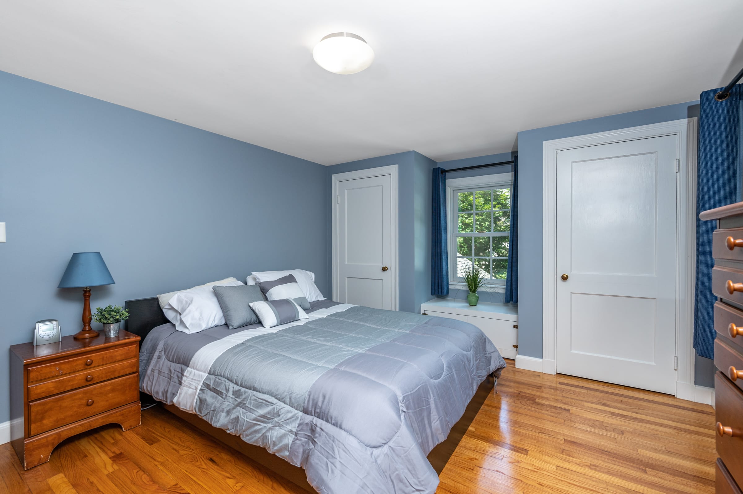 UNDER CONTRACT! 273 Nehoiden Street in Needham inception-app-prod/NmU2ZTUzNTQtMTA5MC00MzY0LWFmNmYtZmVkMjVjMjY0ZWIx/content/2022/09/806b153c979b72300b8dca1e8dbbbf8dce56046c.jpg