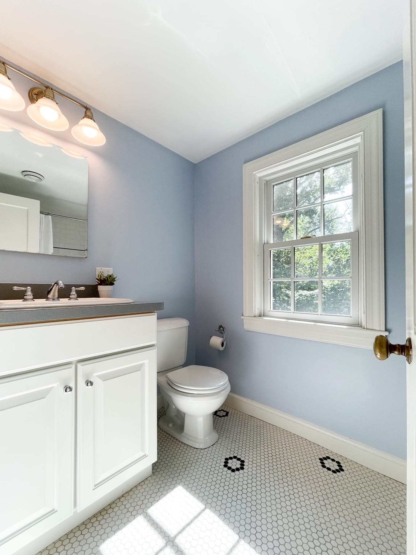 UNDER CONTRACT! 273 Nehoiden Street in Needham inception-app-prod/NmU2ZTUzNTQtMTA5MC00MzY0LWFmNmYtZmVkMjVjMjY0ZWIx/content/2022/09/9211078c7836408cfc6cc51bb42210c7a554f698.jpg
