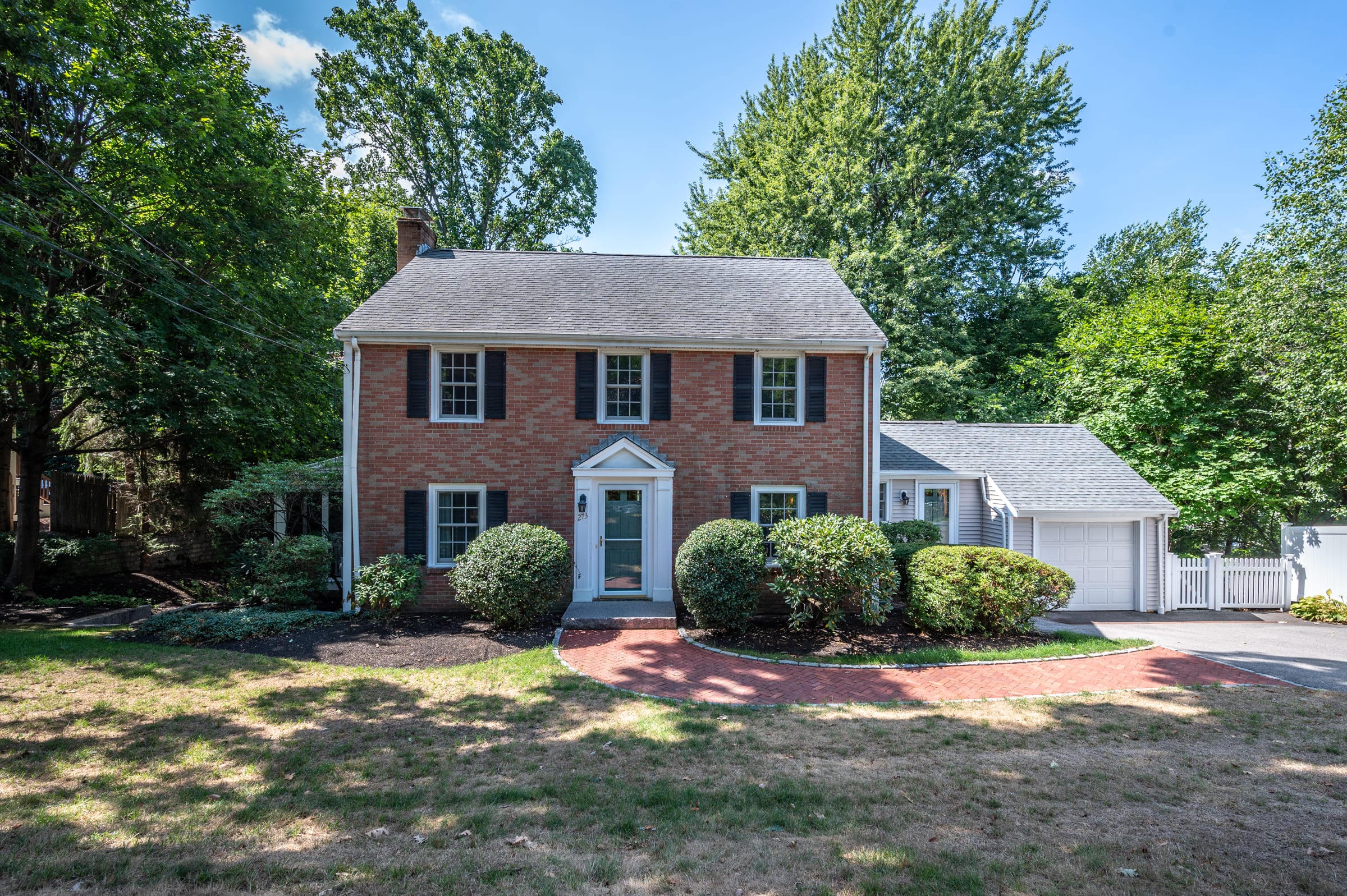 UNDER CONTRACT! 273 Nehoiden Street in Needham inception-app-prod/NmU2ZTUzNTQtMTA5MC00MzY0LWFmNmYtZmVkMjVjMjY0ZWIx/content/2022/09/99d66bf693f7e418e10957354ba41196bd2f741f.jpg