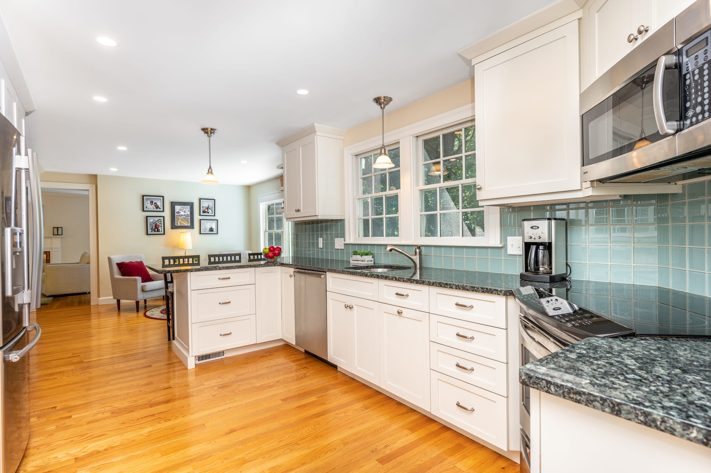 UNDER CONTRACT! 273 Nehoiden Street in Needham inception-app-prod/NmU2ZTUzNTQtMTA5MC00MzY0LWFmNmYtZmVkMjVjMjY0ZWIx/content/2022/09/a98c675f769b890a593711e2d33128a6c2efeb2c.jpg