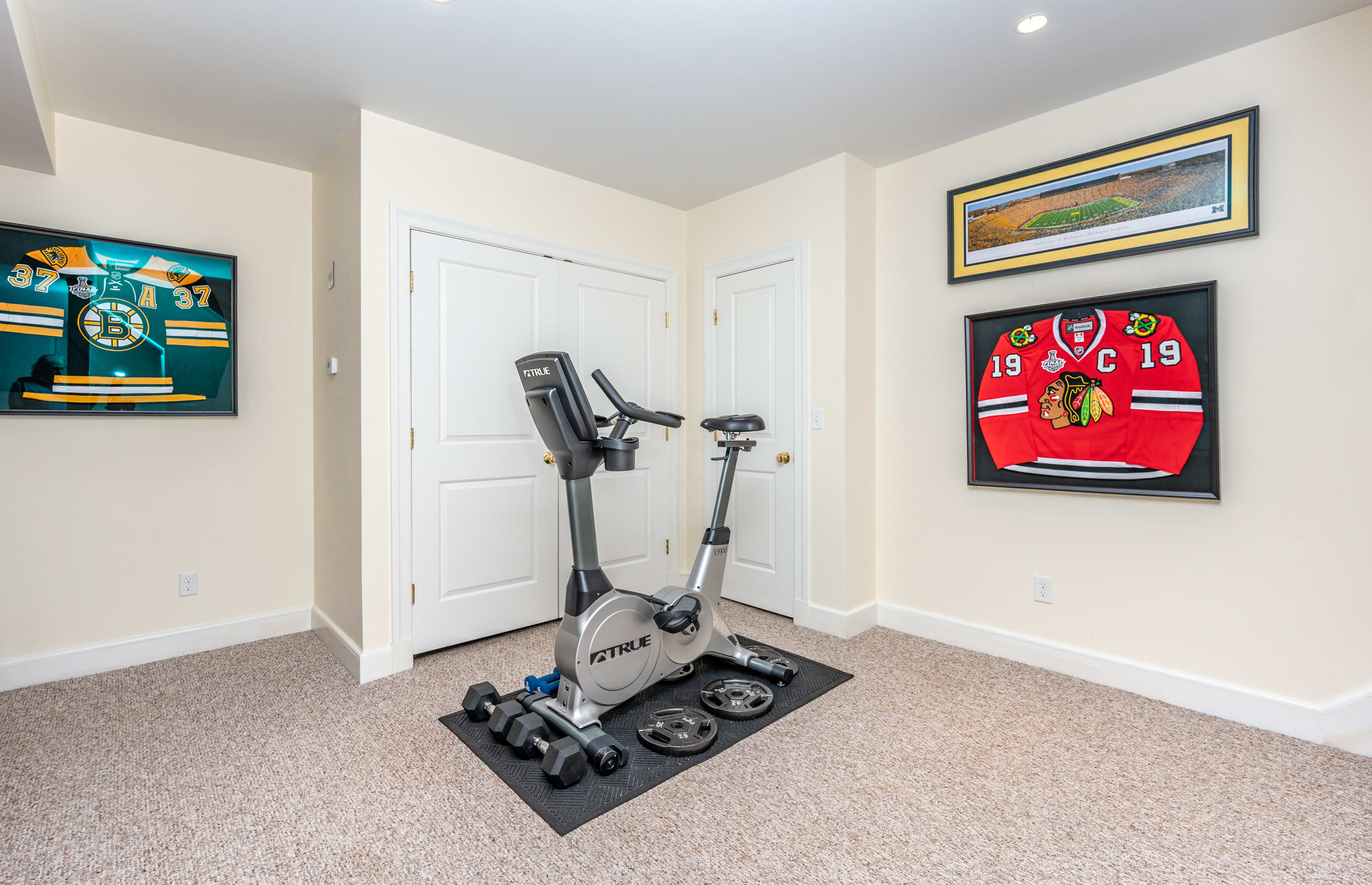 UNDER CONTRACT! 273 Nehoiden Street in Needham inception-app-prod/NmU2ZTUzNTQtMTA5MC00MzY0LWFmNmYtZmVkMjVjMjY0ZWIx/content/2022/09/b6a4f689ad96c4f9ce0c0b941f577a90b884fcb7.jpg