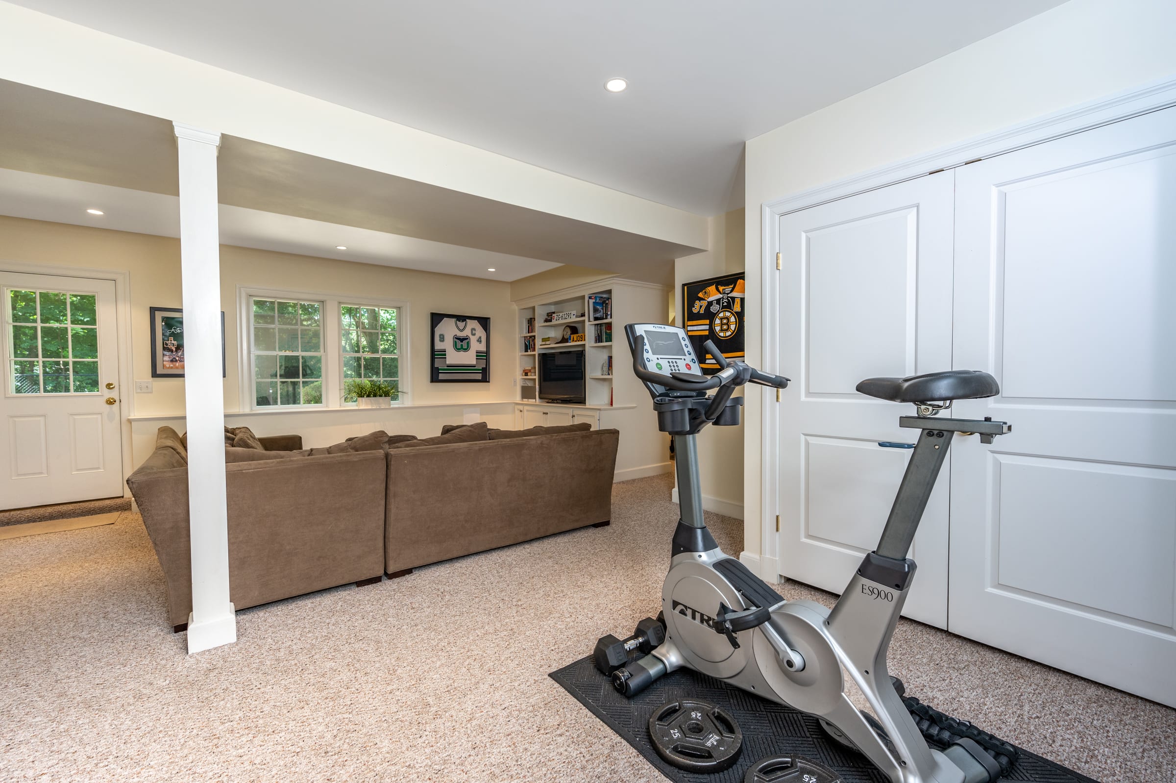 UNDER CONTRACT! 273 Nehoiden Street in Needham inception-app-prod/NmU2ZTUzNTQtMTA5MC00MzY0LWFmNmYtZmVkMjVjMjY0ZWIx/content/2022/09/bdf3778a20152a58c0ef6451f541eb3aa21e8023.jpg