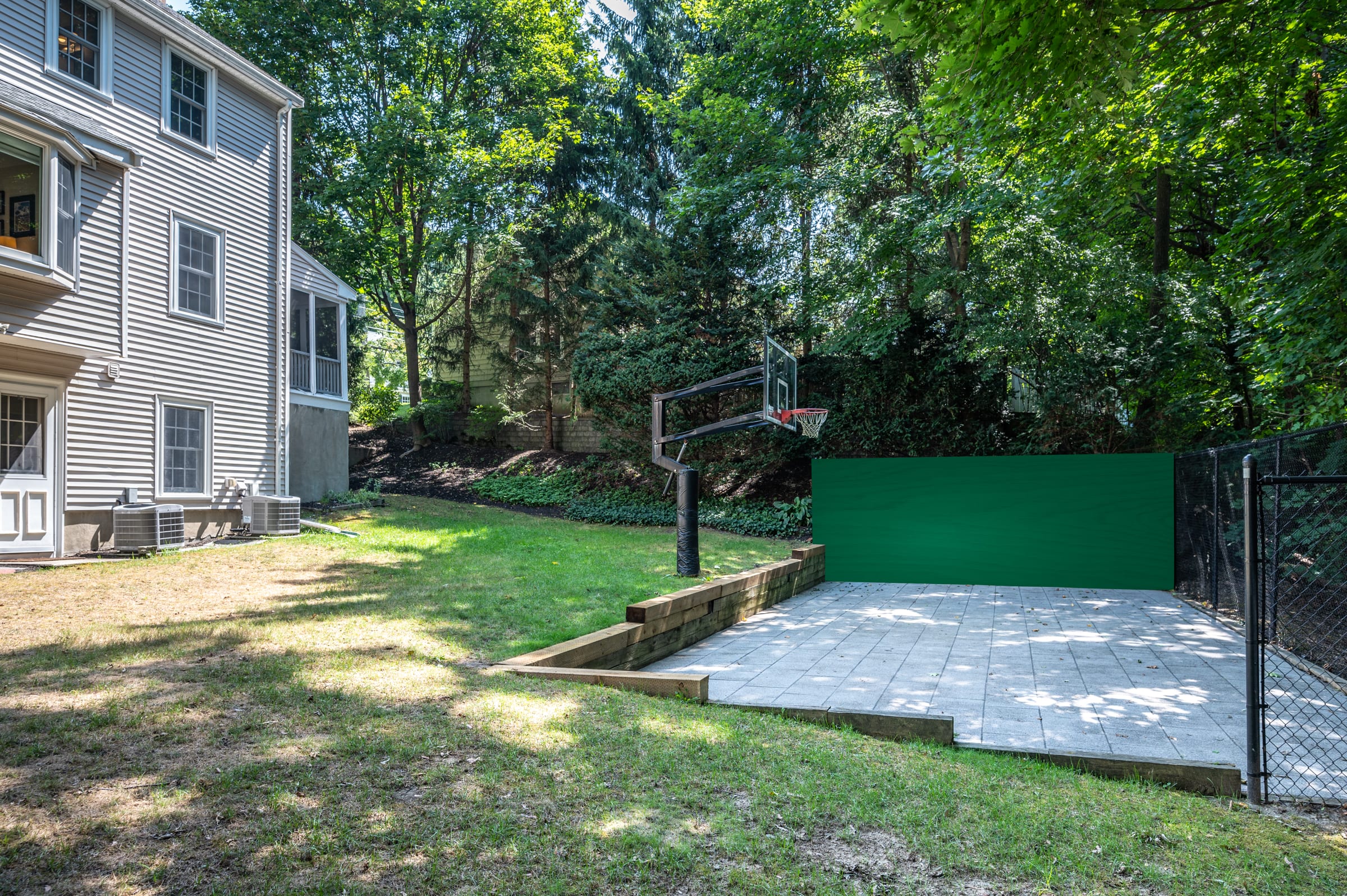 UNDER CONTRACT! 273 Nehoiden Street in Needham inception-app-prod/NmU2ZTUzNTQtMTA5MC00MzY0LWFmNmYtZmVkMjVjMjY0ZWIx/content/2022/09/f9b330a31635e5c5bee587705f20fed8d7aa1ee0.jpg