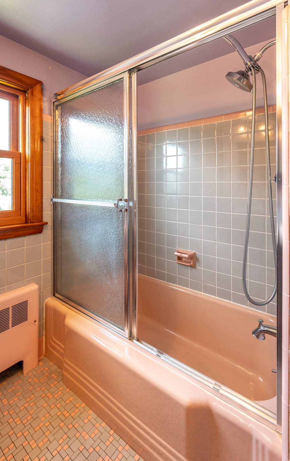 second floor full bath