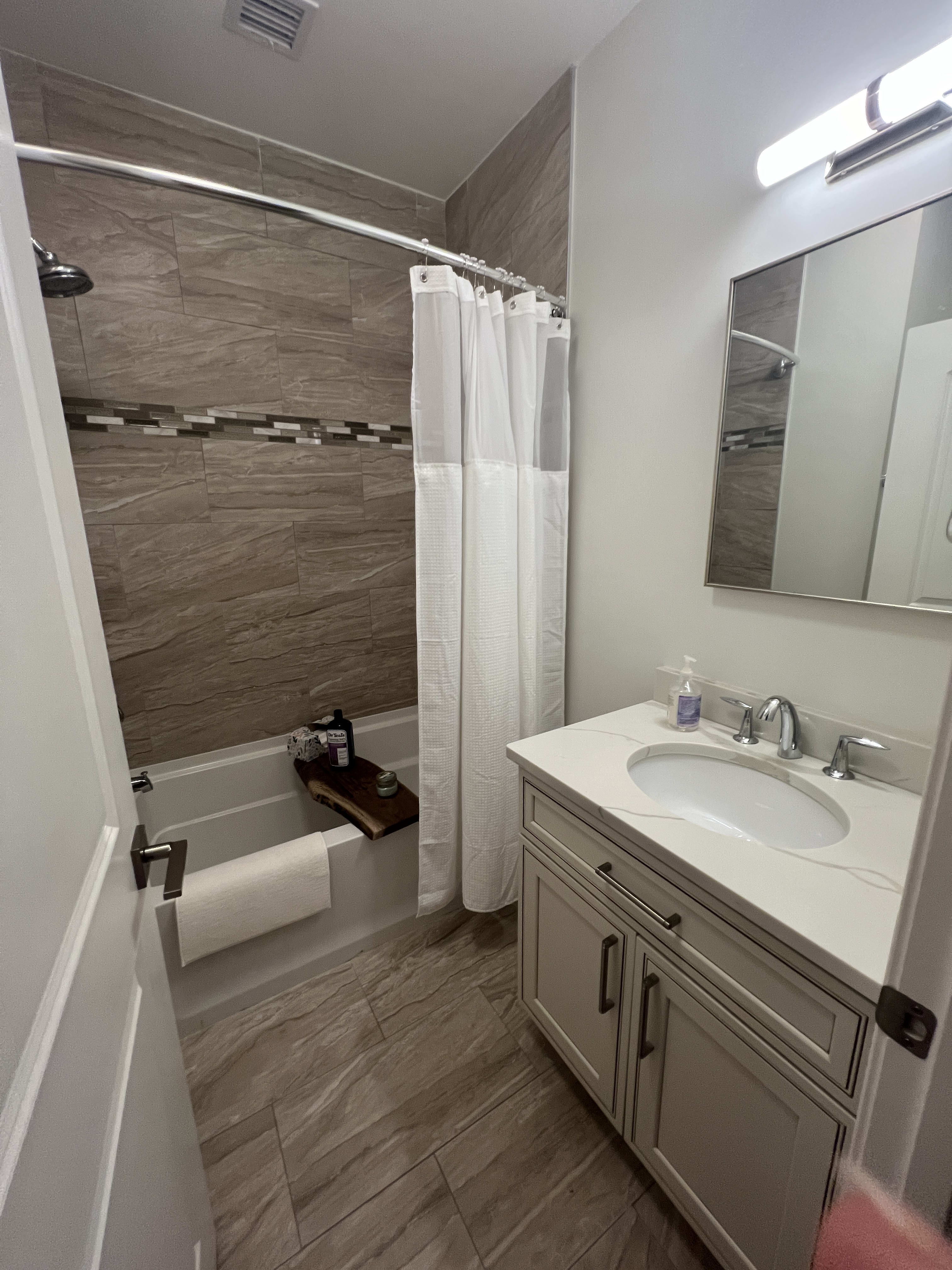 main level bathroom 2