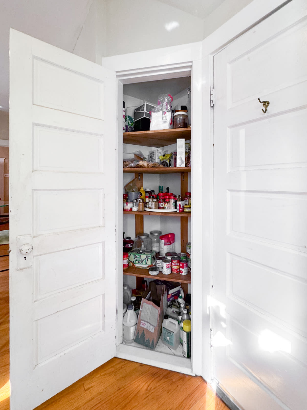 2 Ivy Street in Cambridge inception-app-prod/NmU2ZTUzNTQtMTA5MC00MzY0LWFmNmYtZmVkMjVjMjY0ZWIx/content/2024/02/06b30f83f6d4b4920bf9ded1fafe12ef246254ae.jpg