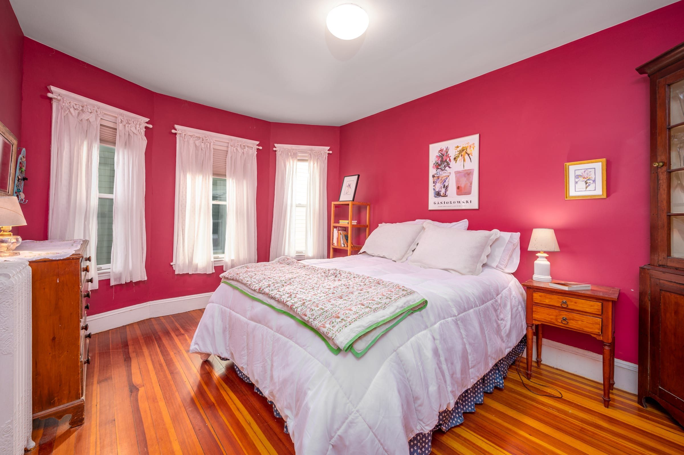 2 Ivy Street in Cambridge inception-app-prod/NmU2ZTUzNTQtMTA5MC00MzY0LWFmNmYtZmVkMjVjMjY0ZWIx/content/2024/02/20d15a99941f59d73cd2f2ff9c7c67712f214705.jpg