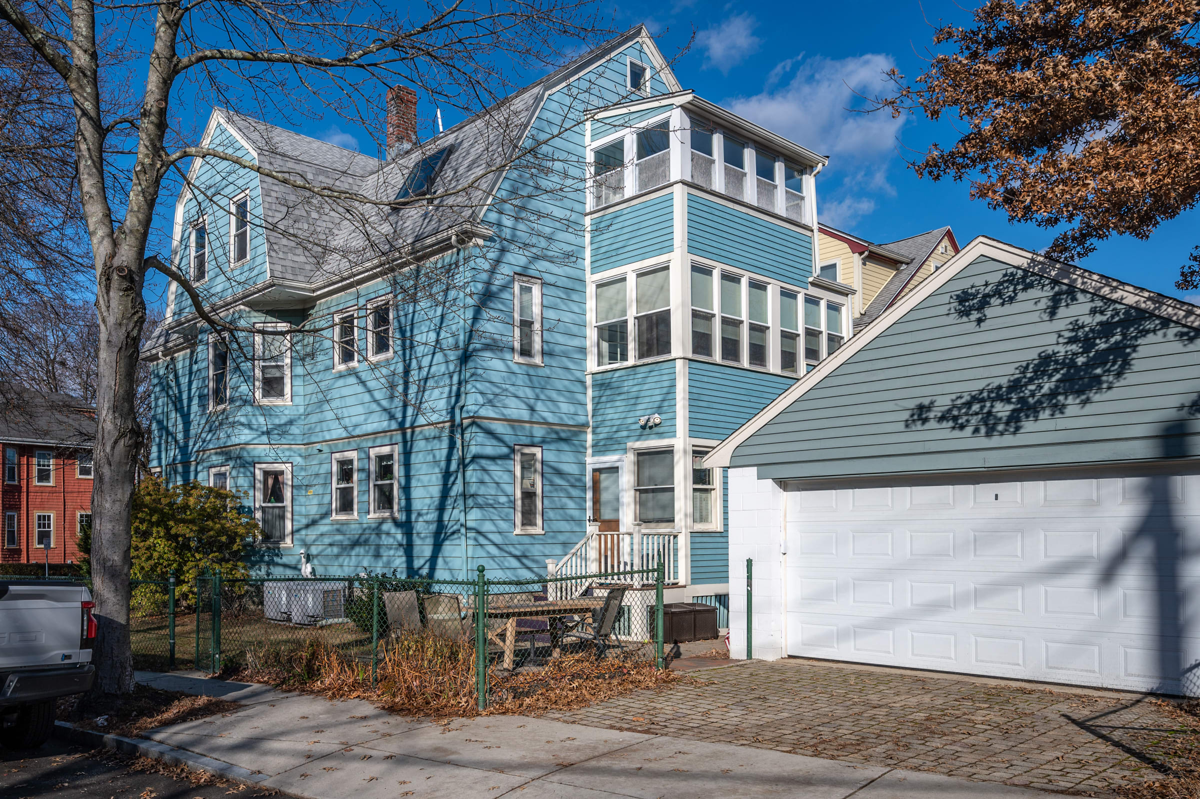 2 Ivy Street in Cambridge inception-app-prod/NmU2ZTUzNTQtMTA5MC00MzY0LWFmNmYtZmVkMjVjMjY0ZWIx/content/2024/02/98446f0ae86020050d09fe9e2f616e58bb7c8090.jpg