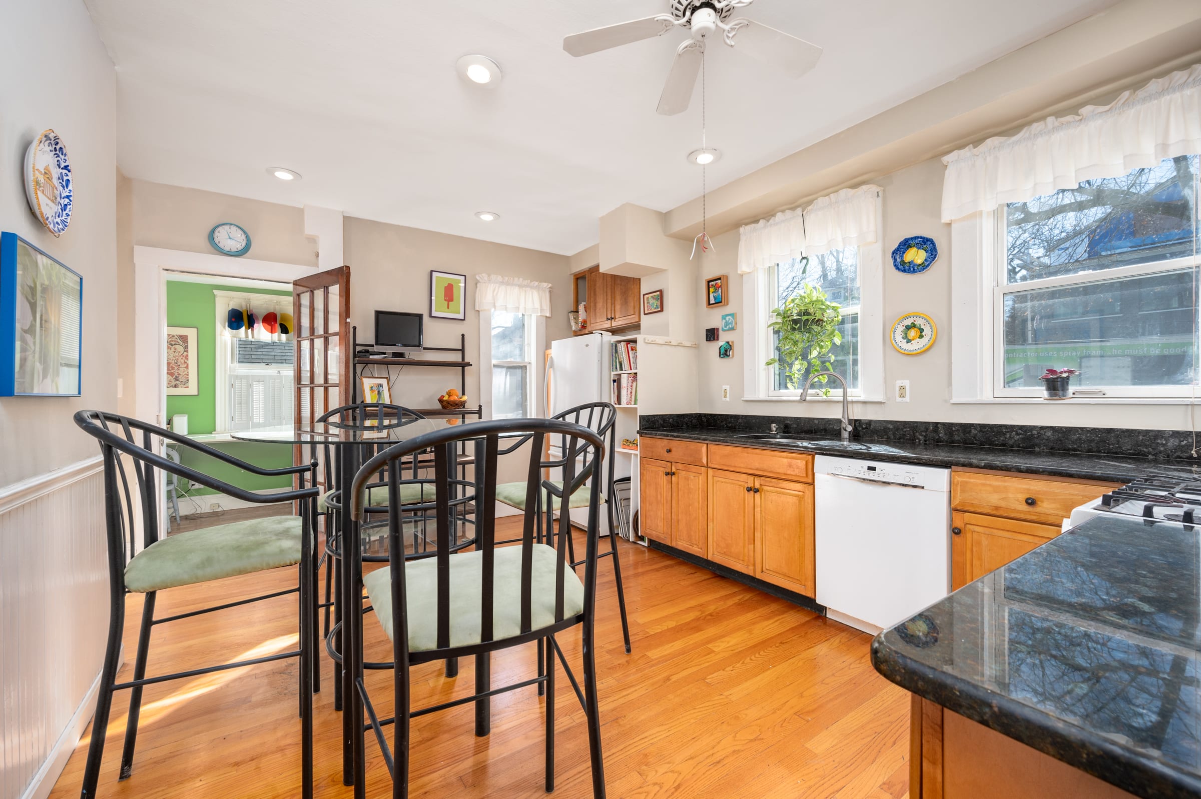 2 Ivy Street in Cambridge inception-app-prod/NmU2ZTUzNTQtMTA5MC00MzY0LWFmNmYtZmVkMjVjMjY0ZWIx/content/2024/02/d243f3bd3f19ab1b5bcada0f5736e2115daf2324.jpg