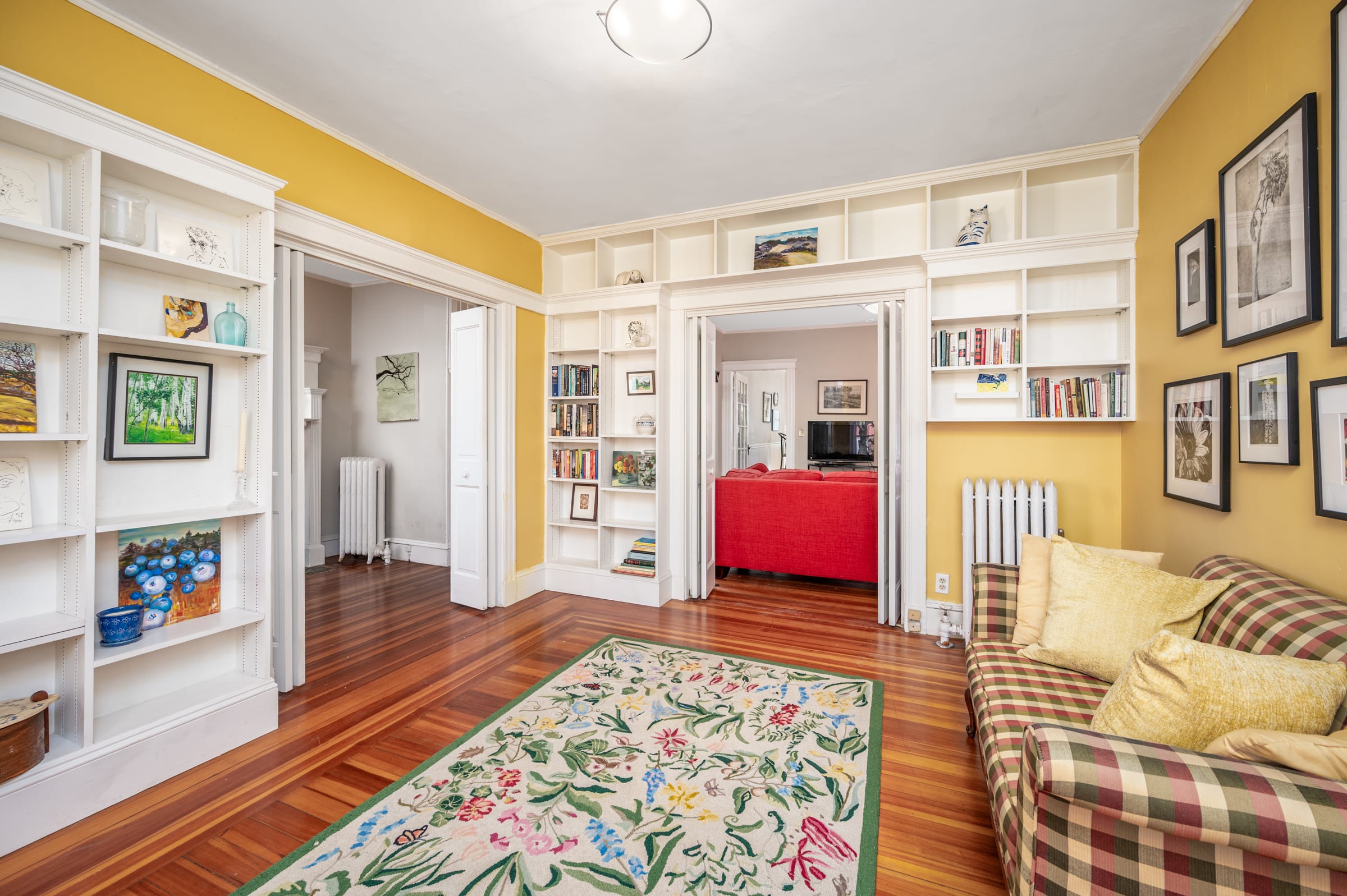 2 Ivy Street in Cambridge inception-app-prod/NmU2ZTUzNTQtMTA5MC00MzY0LWFmNmYtZmVkMjVjMjY0ZWIx/content/2024/02/efe21bb4d16c2f2e50f62c803d206d47a1460364.jpg