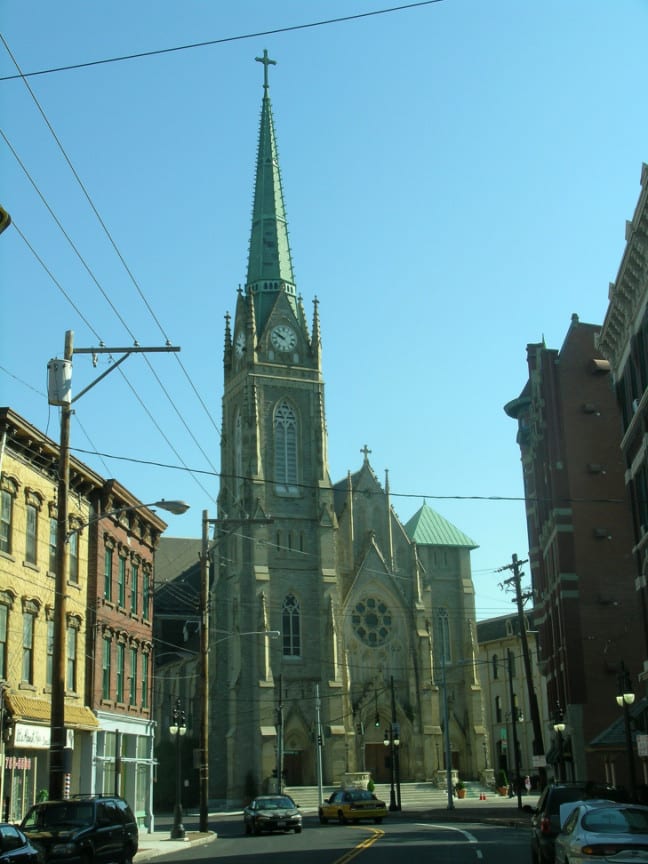 inception-app-prod/NzFlMTAwZDYtZDI3YS00NWM3LTk4NmItOGZjNDU2YWY1ZmIw/content/2016/12/East Walnut Hills.jpg