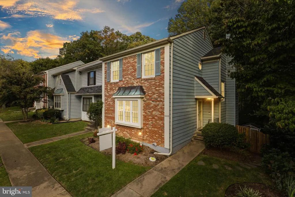 10213 Scarborough Commons Court, Burke, VA 22015 inception-app-prod/NzUzOGUwYTUtYjhjZi00MzI0LWJkZTItOWVlNmFjMjZjN2Nl/content/2025/09/005c9f1f05469d18b7dc9854f9c56e267b0f6c95.webp