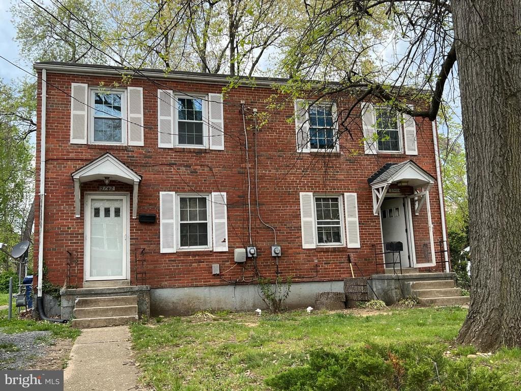 5740 Biscayne Drive, Alexandria, VA 22303 inception-app-prod/NzUzOGUwYTUtYjhjZi00MzI0LWJkZTItOWVlNmFjMjZjN2Nl/content/2025/09/0275364d20a45ba200963d922696b0ced96a00cf.webp