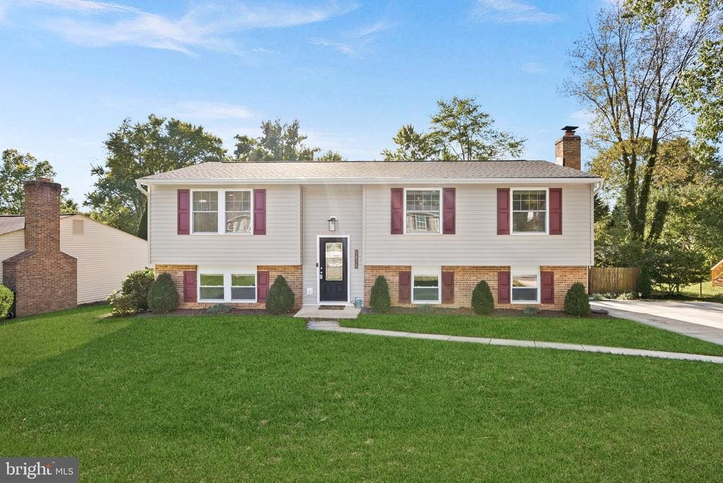 5826 Parakeet Drive, Burke, VA 22015 inception-app-prod/NzUzOGUwYTUtYjhjZi00MzI0LWJkZTItOWVlNmFjMjZjN2Nl/content/2025/09/0cde189a9f59e22bf4f61e0a77dfc6bb62e9a566.webp