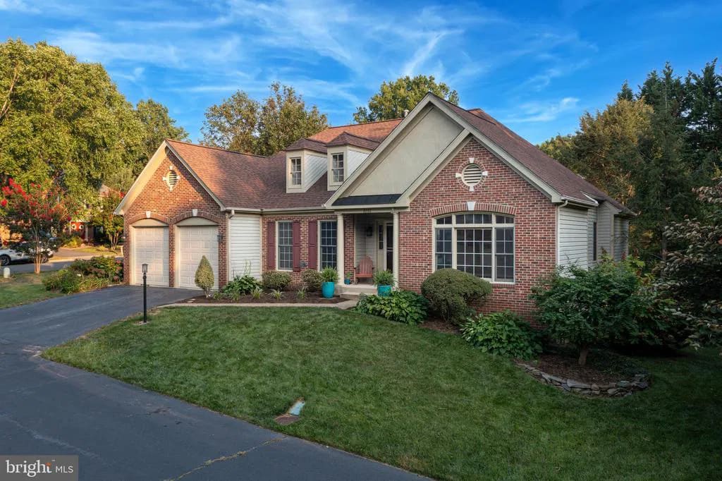 8292 Armetale Lane, Fairfax Station, VA 22039 inception-app-prod/NzUzOGUwYTUtYjhjZi00MzI0LWJkZTItOWVlNmFjMjZjN2Nl/content/2025/09/1f186994be40daa2088b254154d8591bbeac17ce.webp