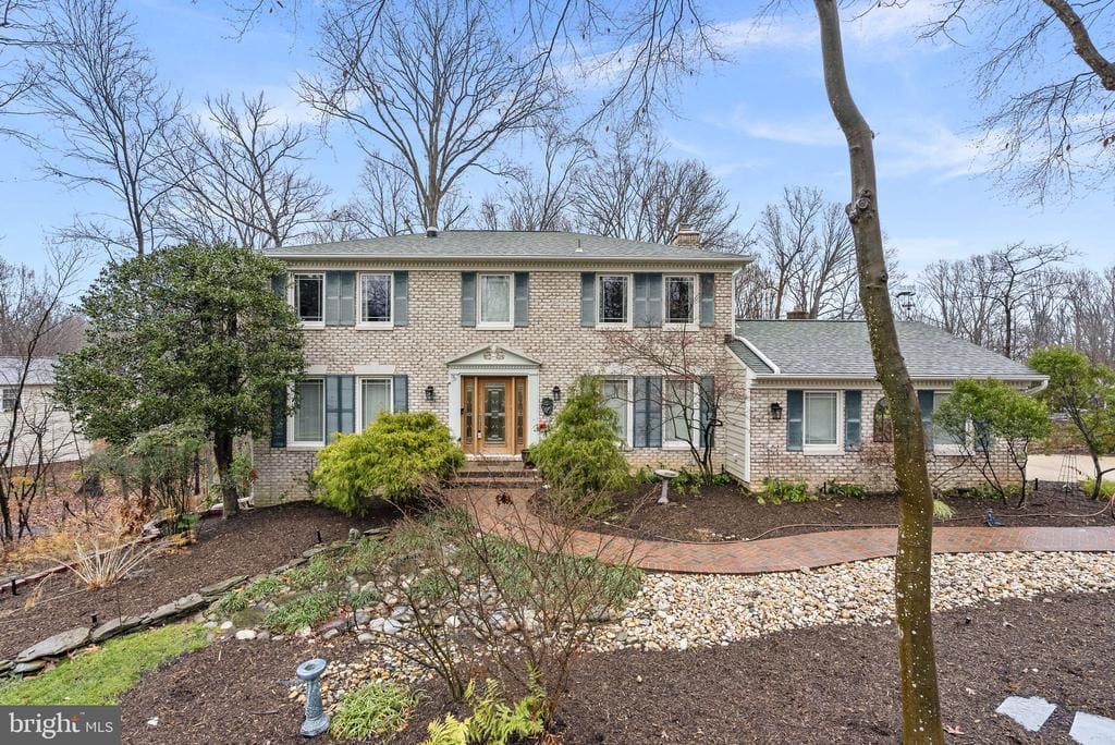 9020 Octavia Court, Springfield, VA 22153 inception-app-prod/NzUzOGUwYTUtYjhjZi00MzI0LWJkZTItOWVlNmFjMjZjN2Nl/content/2025/09/3787847f1ceff22e64ab02bd604ac38d4c313b4a.webp