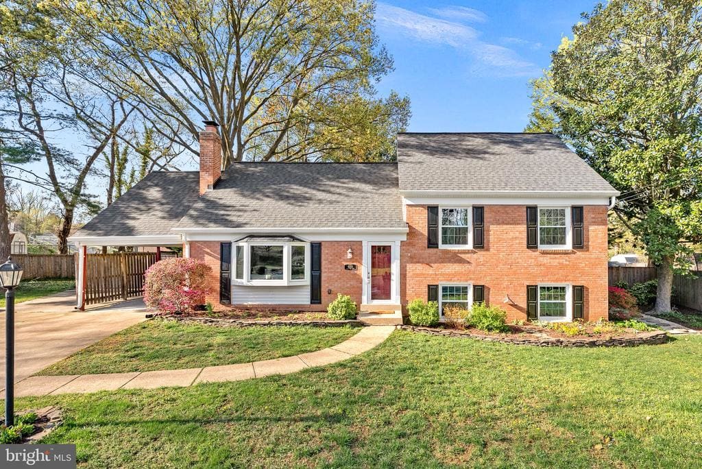 4506 Dartmoor Lane, Alexandria, VA 22310 inception-app-prod/NzUzOGUwYTUtYjhjZi00MzI0LWJkZTItOWVlNmFjMjZjN2Nl/content/2025/09/735955fc74dcb19485bb02ae947cbe89bec62387.webp