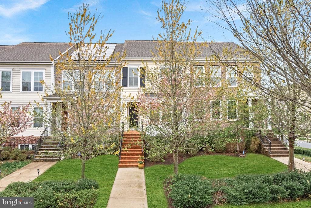 202 Apricot Street, Stafford, VA 22554 inception-app-prod/NzUzOGUwYTUtYjhjZi00MzI0LWJkZTItOWVlNmFjMjZjN2Nl/content/2025/09/845703b486da8619de96f9c160dd4c5ce0434ad3.webp