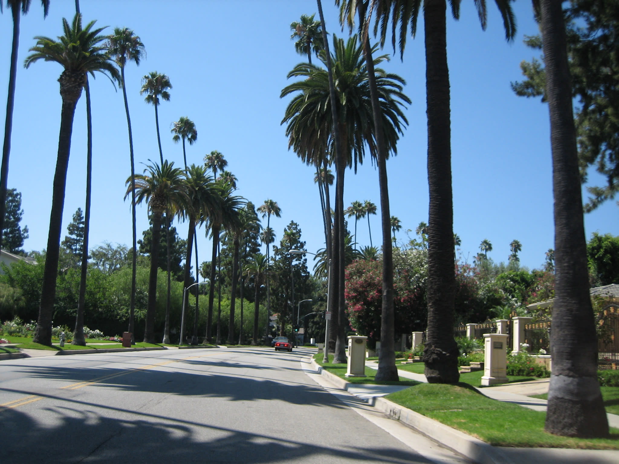 Beverly Hills Flats inception-app-prod/NzdjOWQ0ODEtMGI3My00NzFmLWI0NjctMjc0ODNmYjdiOWE0/content/2026/08/cb0a3a3bc2fc38682100aa3d47341cefff5211eb.jpg