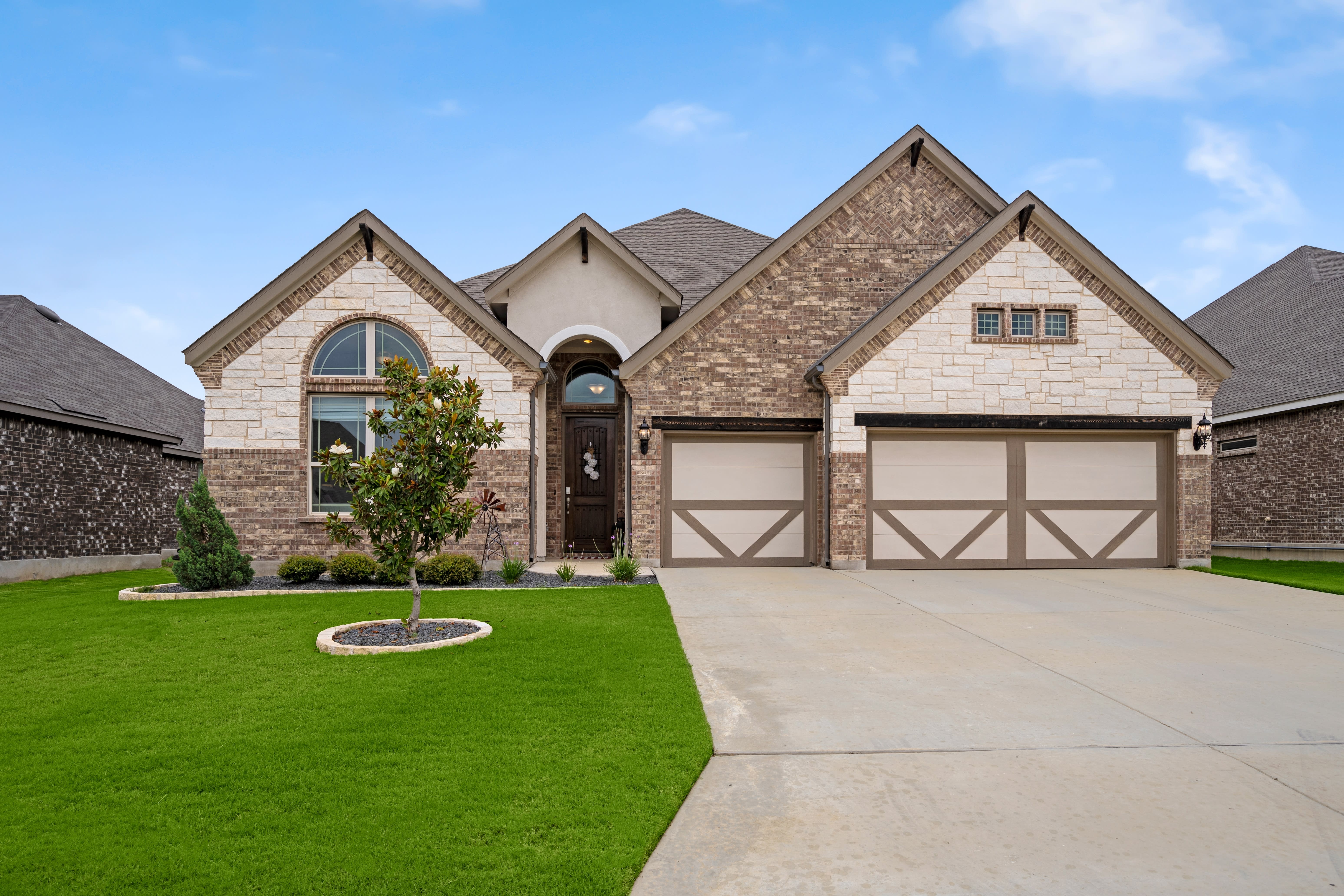 Erlanger, KY Homes For Sale inception-app-prod/NzlkYWFhZmEtN2RhNC00YTRhLTg0ZTItZGEzM2VjYmVjODUx/content/2025/06/2e5f7190ca94f22c8c5565660293c3b1a2bfc3c5.jpg