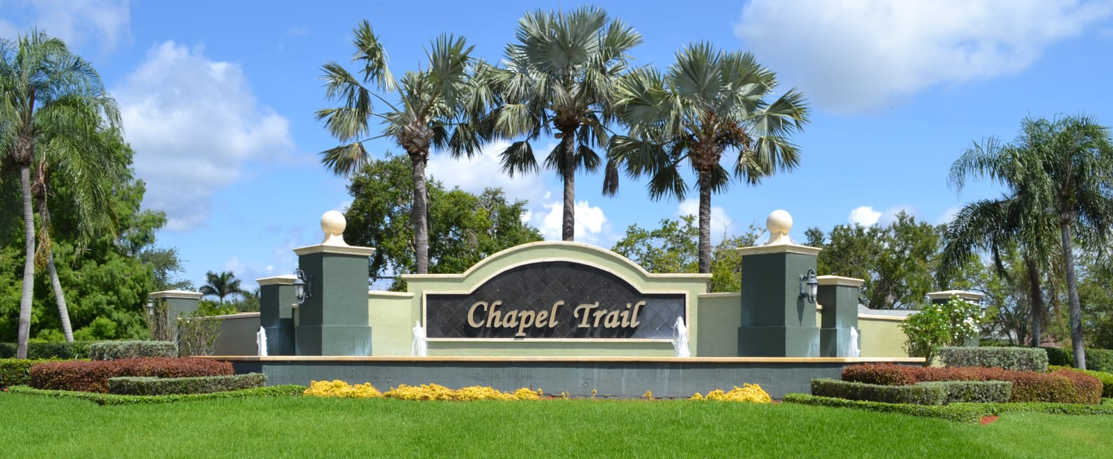 inception-app-prod/ODA4YzA4OTAtMGJmMy00ZWU3LWFhZTYtMjVlMGFhMWJiZjIz/content/2018/06/Chapel Trail Entrance_Cropped.png