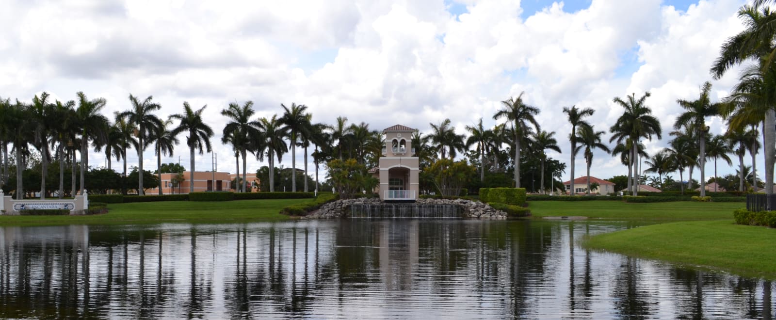 inception-app-prod/ODA4YzA4OTAtMGJmMy00ZWU3LWFhZTYtMjVlMGFhMWJiZjIz/content/2018/06/Encantada Entrance_2_Cropped.png